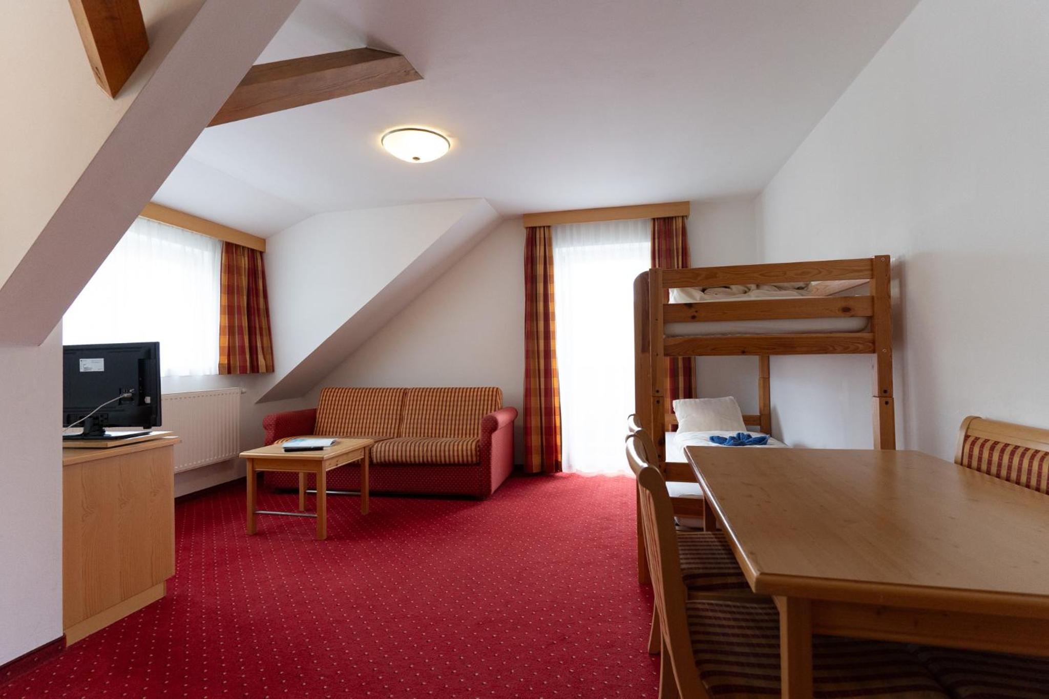 One-Bedroom Apartment with Balcony photo 3