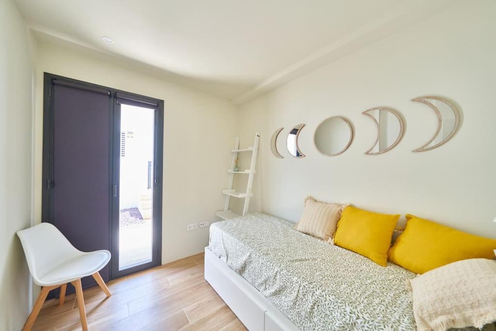 Three-Bedroom House photo 2
