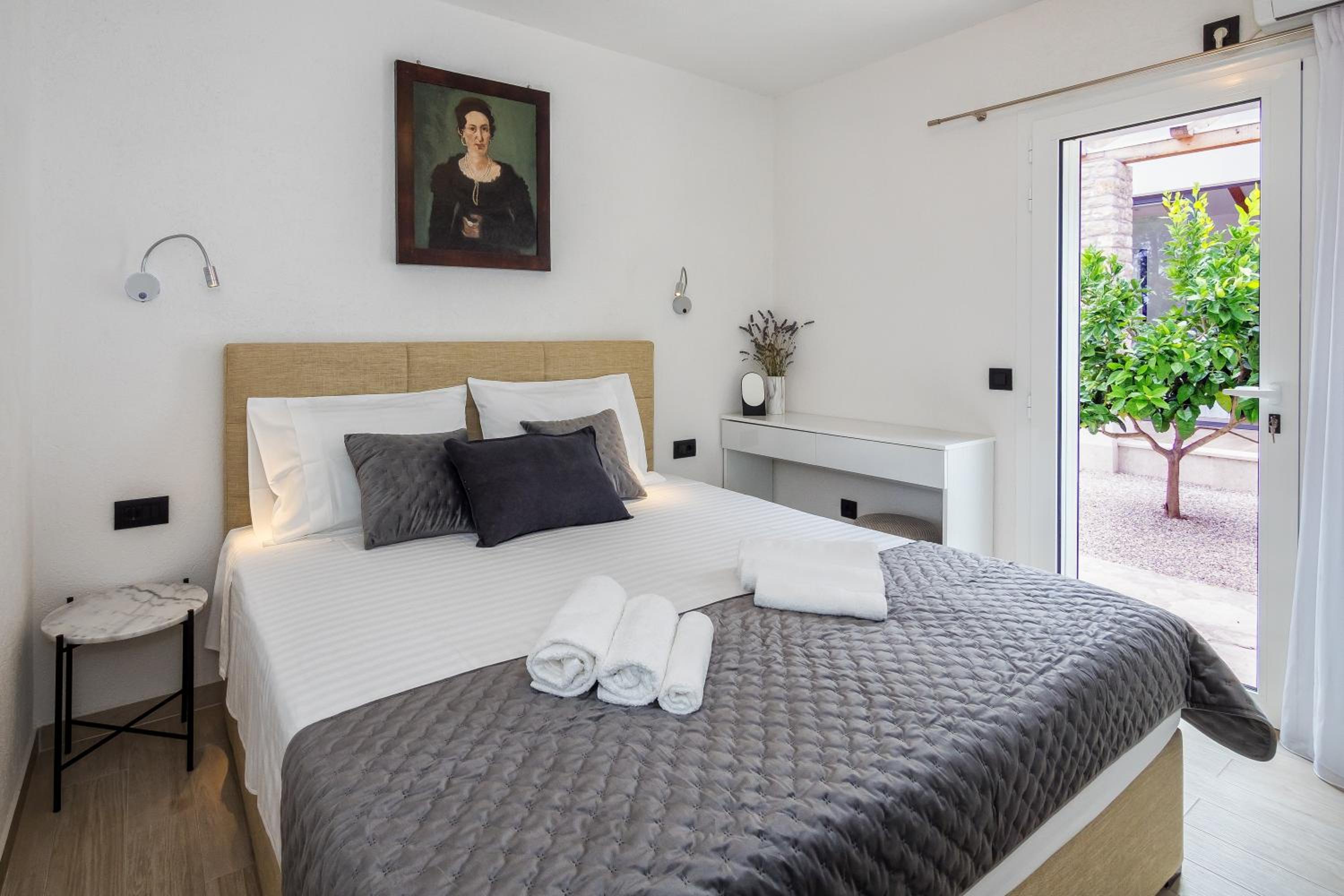 Three-Bedroom Villa photo 1