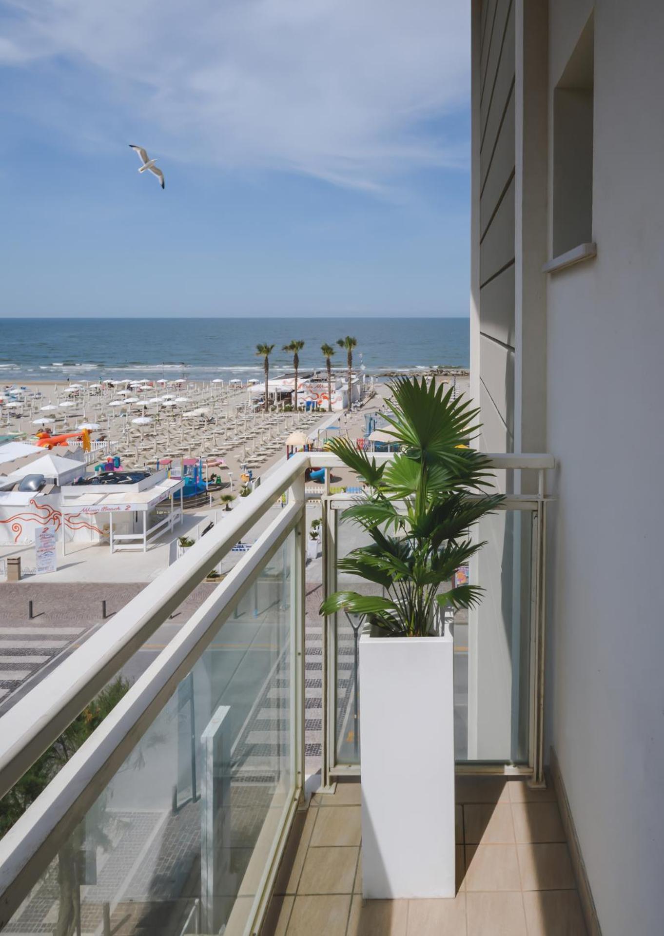 Double or Twin Room with Sea View
