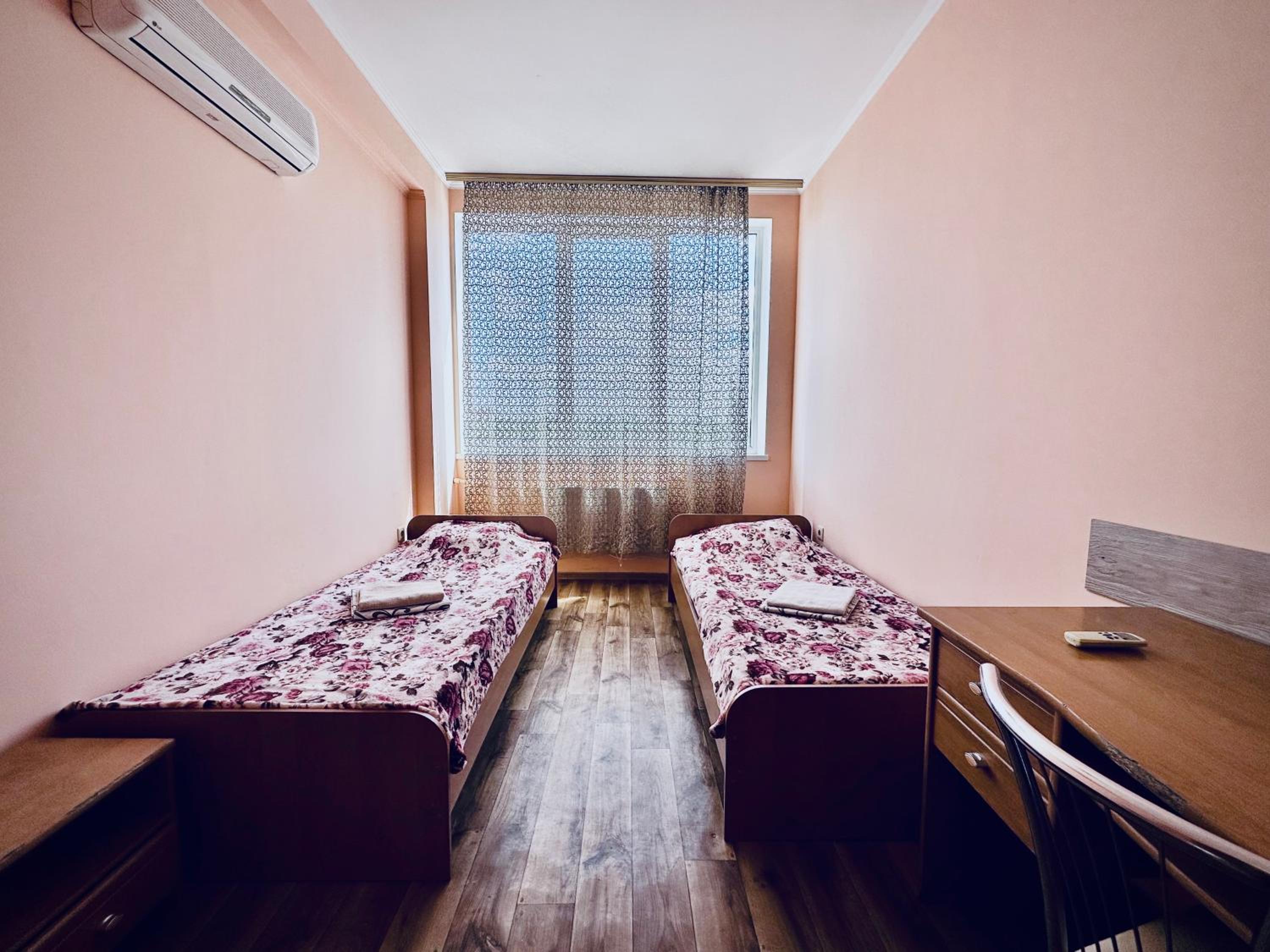 Economy Twin Room