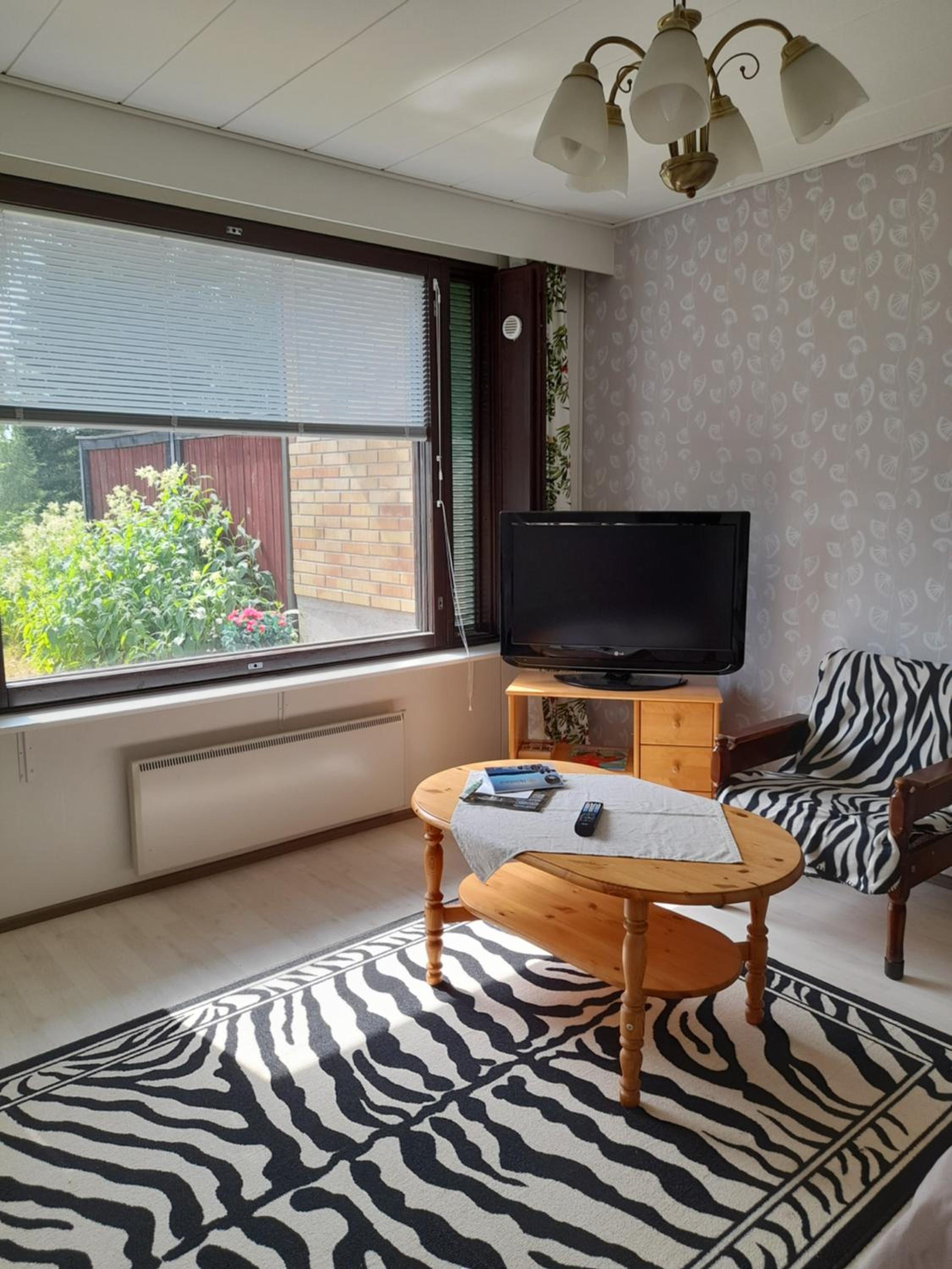 One-Bedroom Apartment - Photo 12