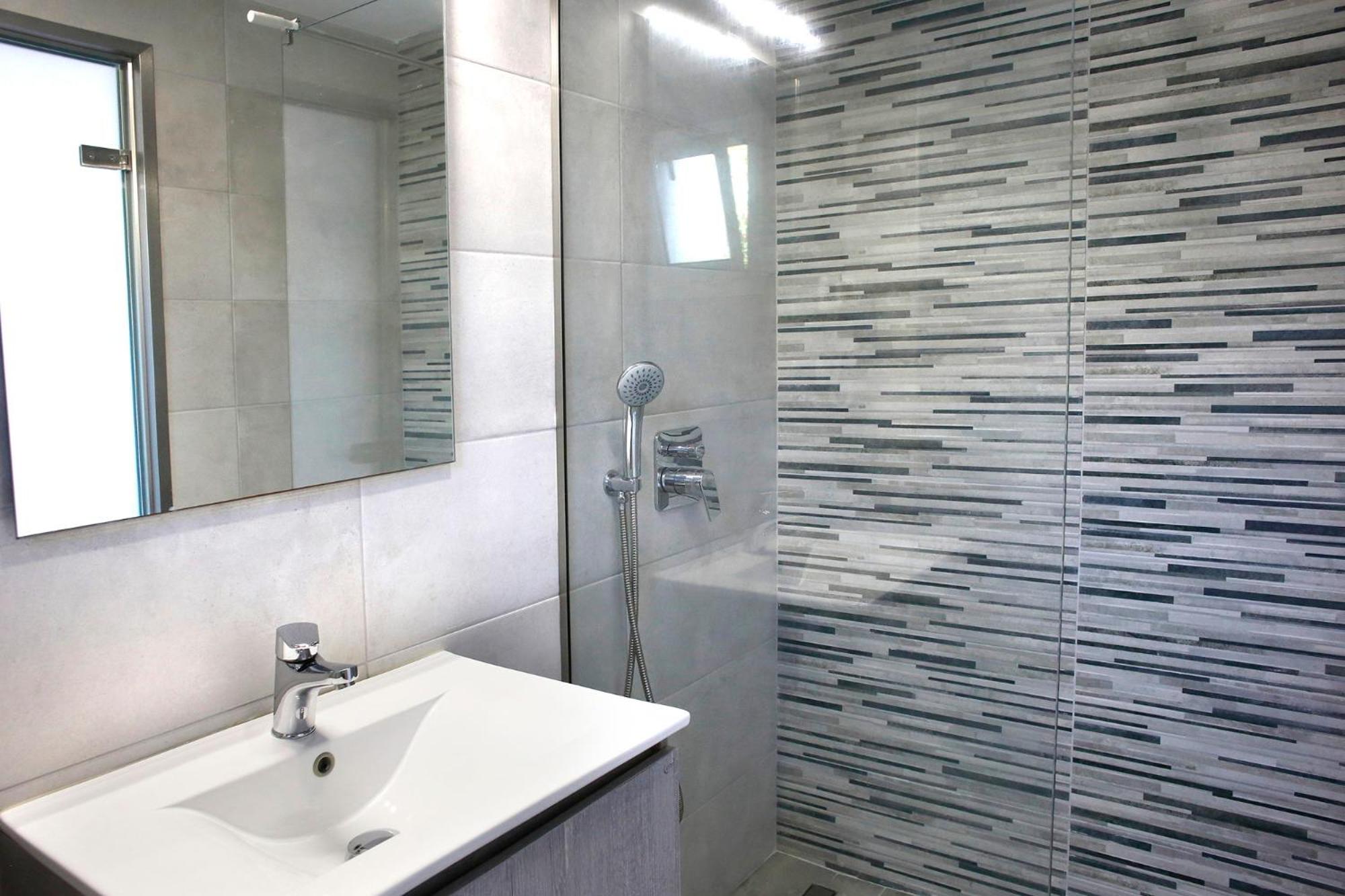 Deluxe Double or Twin Room with Pool View photo 3