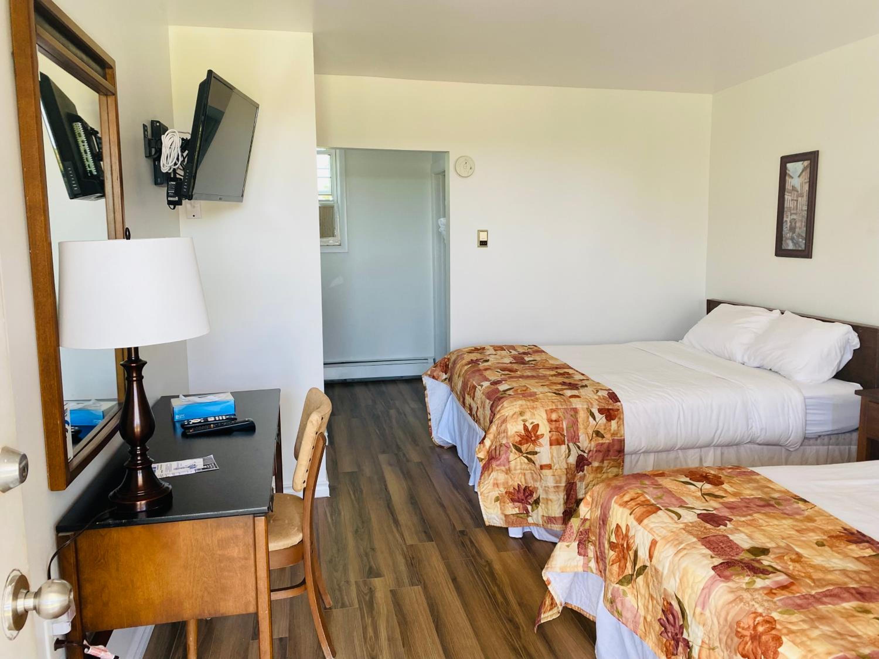 Double Room with Two Double Beds - Non-Smoking - Photo 5