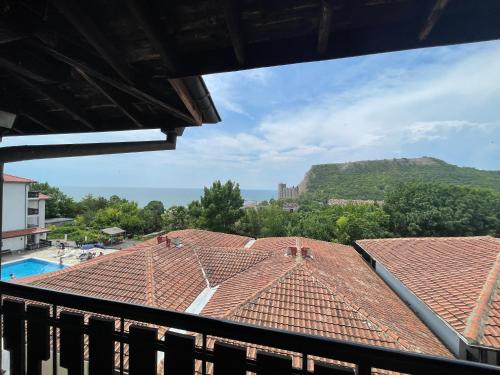 Studio with Balcony