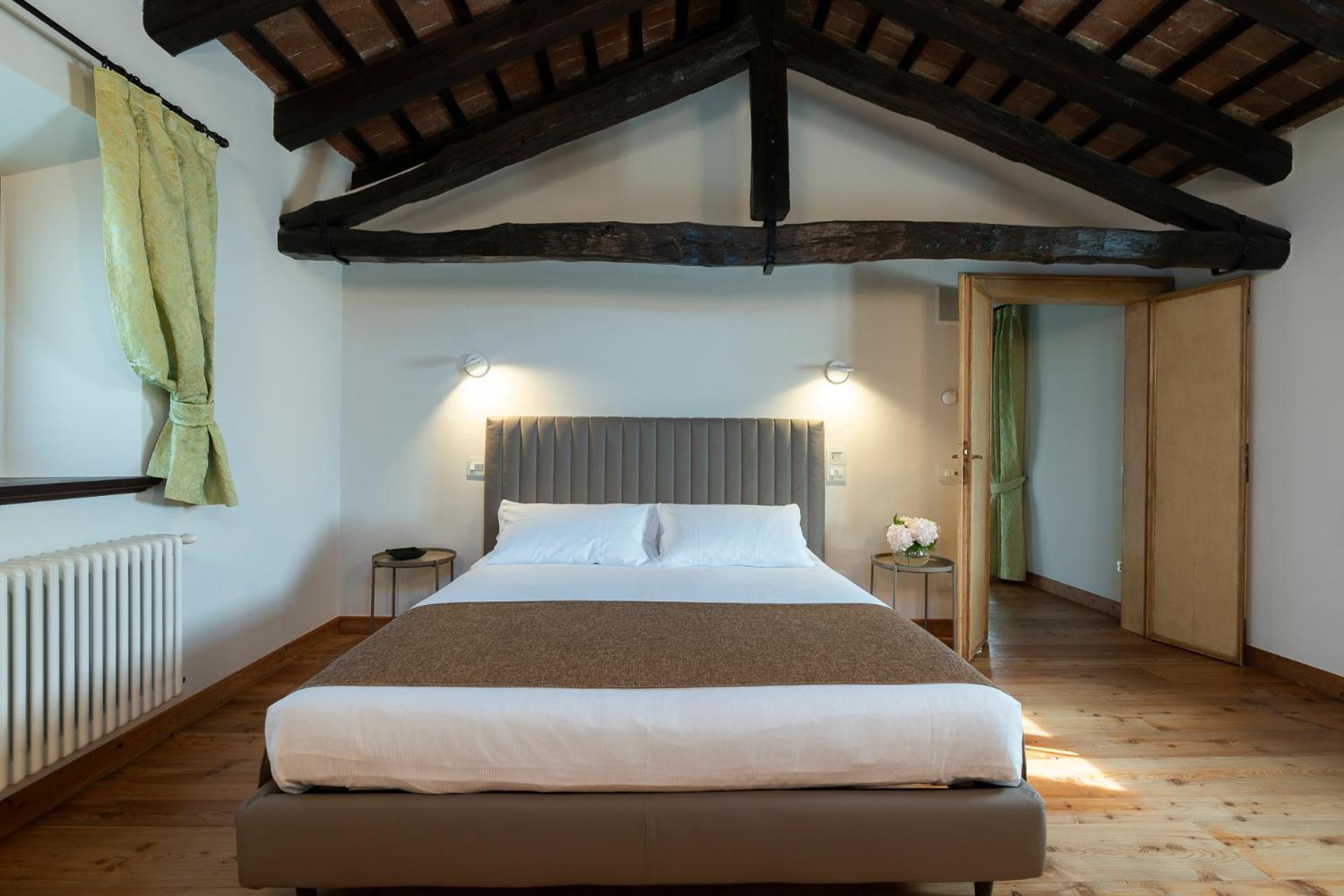 Deluxe Double Room with Extra Bed photo 1