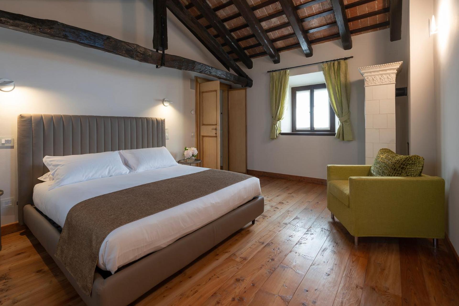 Deluxe Double Room with Extra Bed photo 3