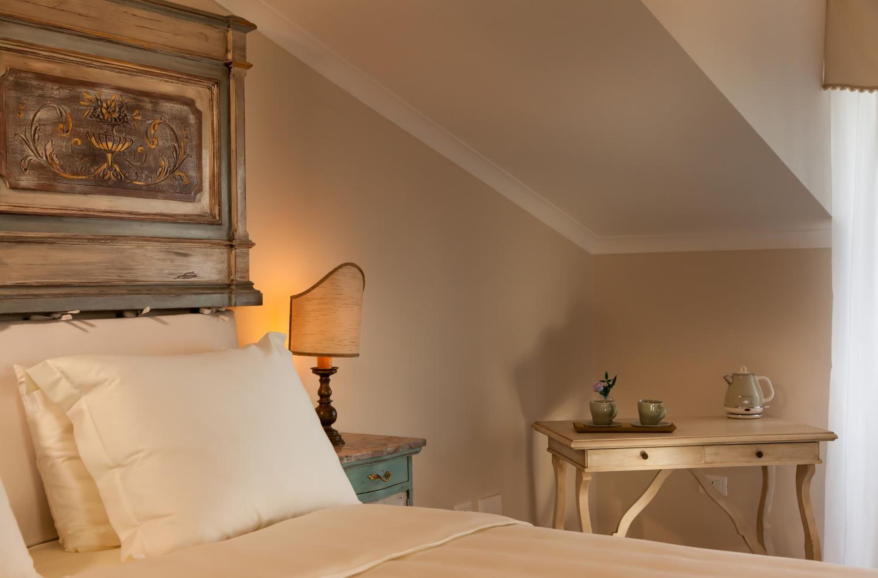 Double Room with Balcony - Photo 4
