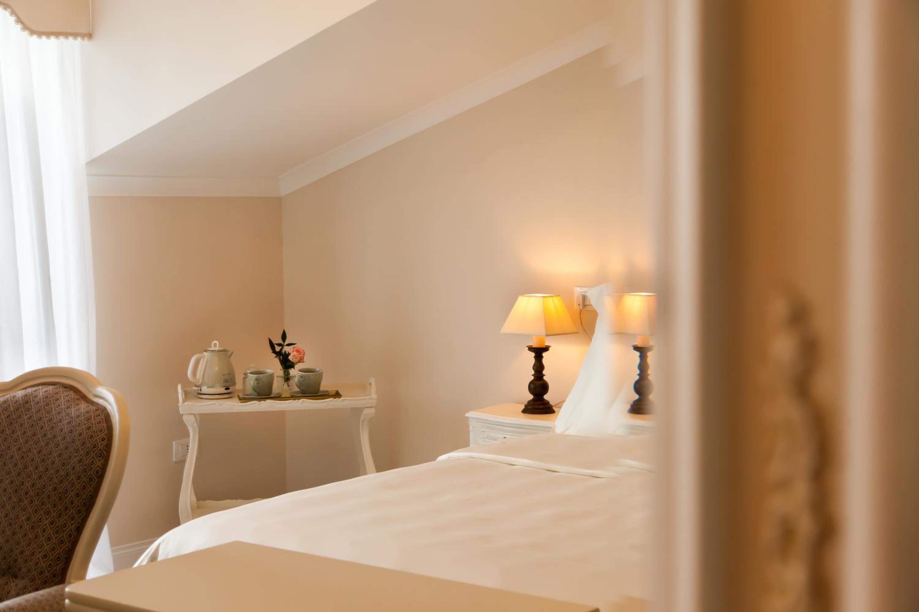 Double Room with Balcony photo 3