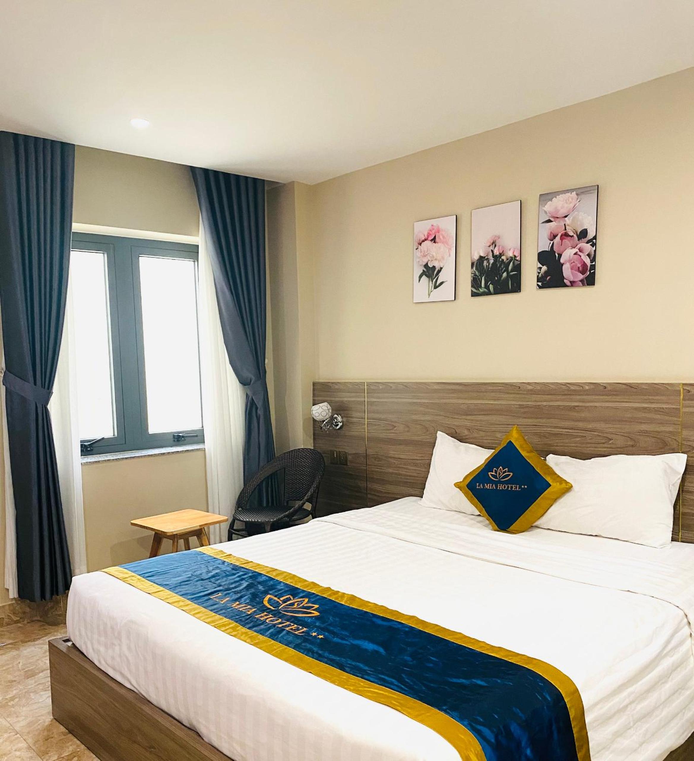 Deluxe King Room photo 2