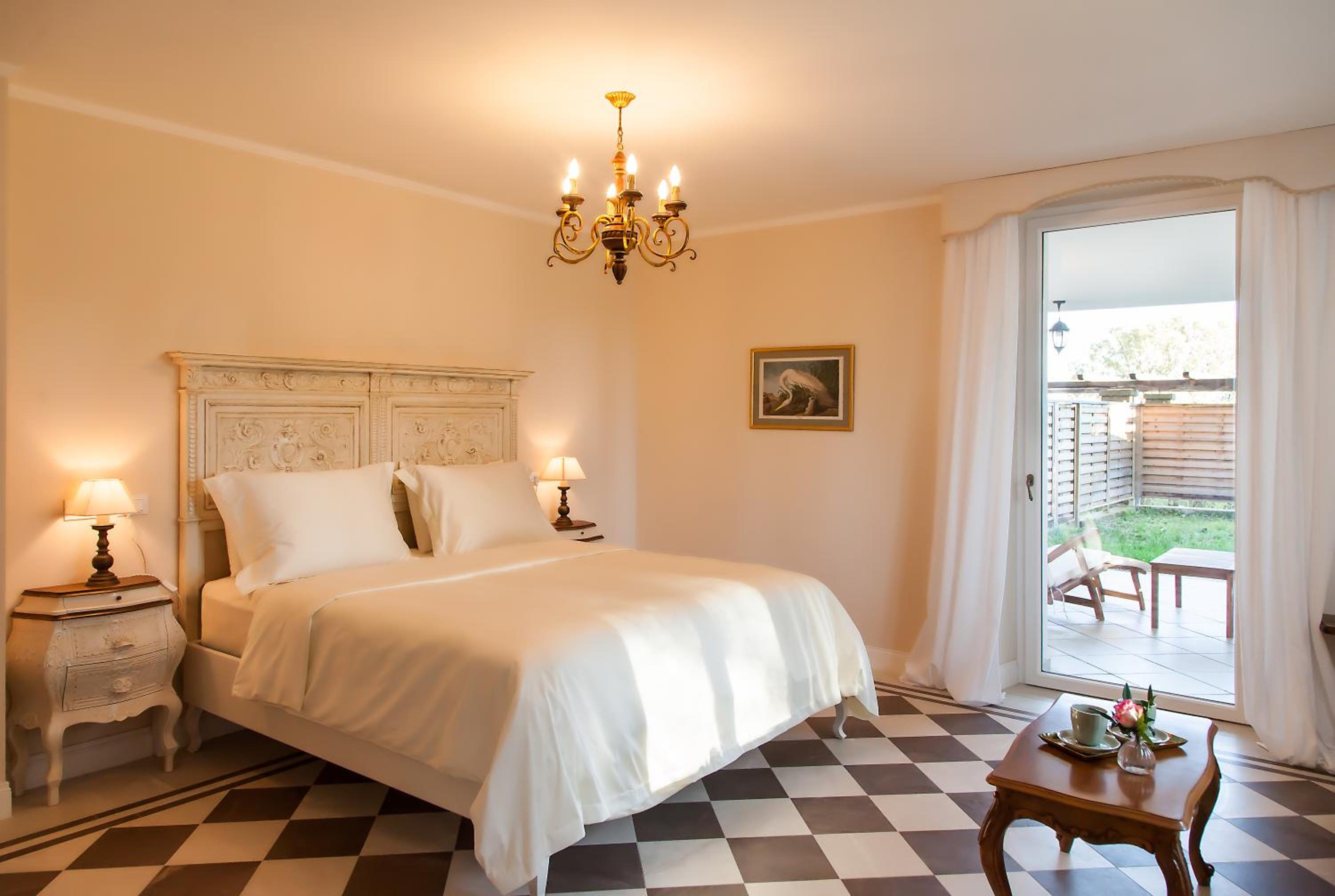 Double Room with Spa Bath - Photo 1