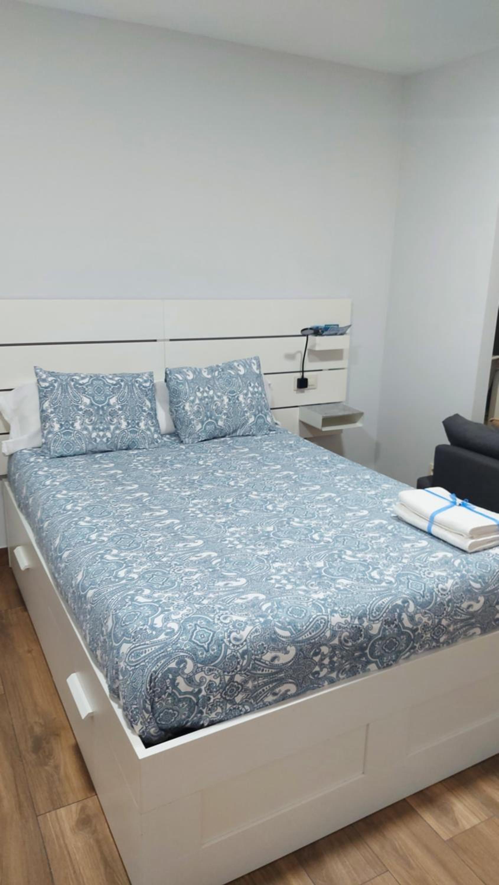 One-Bedroom Apartment photo 2