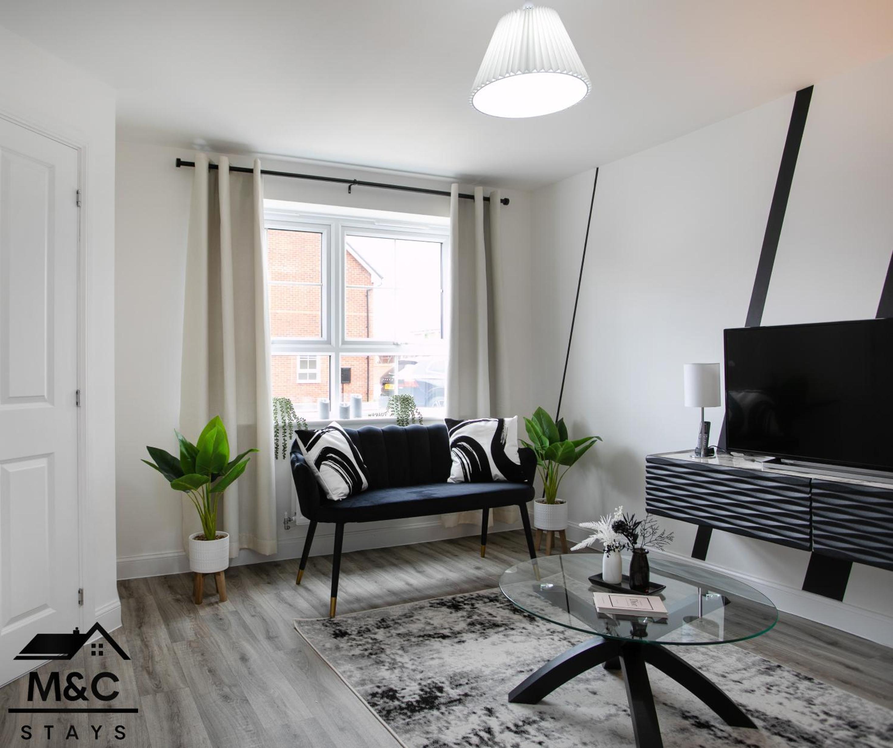 Three-Bedroom Apartment photo 2