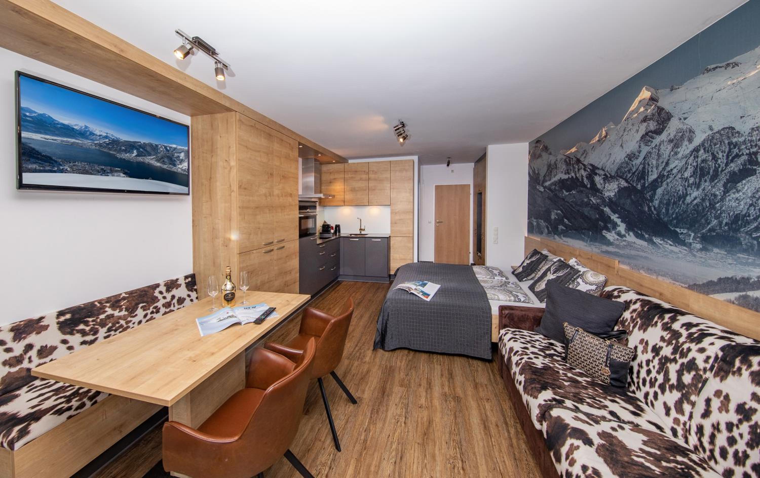 One-Bedroom Apartment photo 2