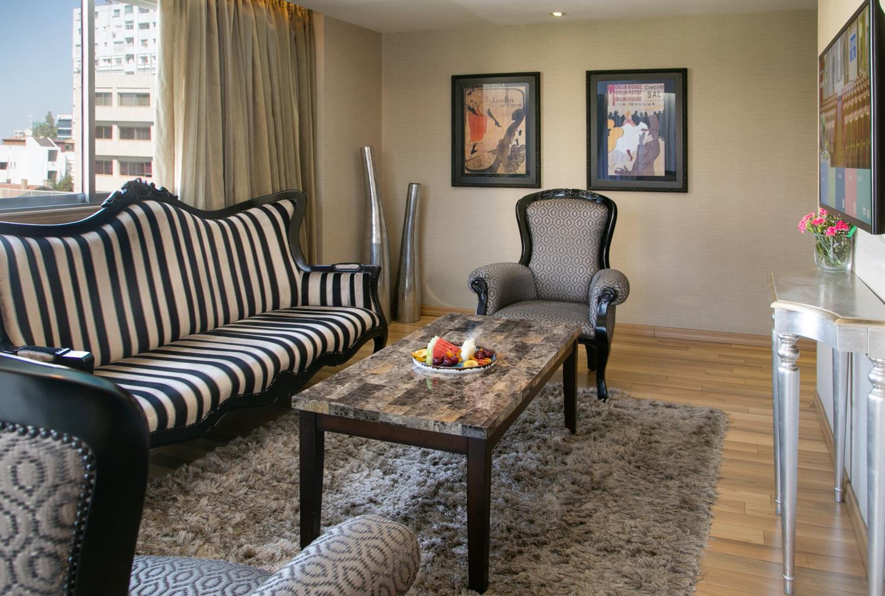 Executive Suite - Photo 1