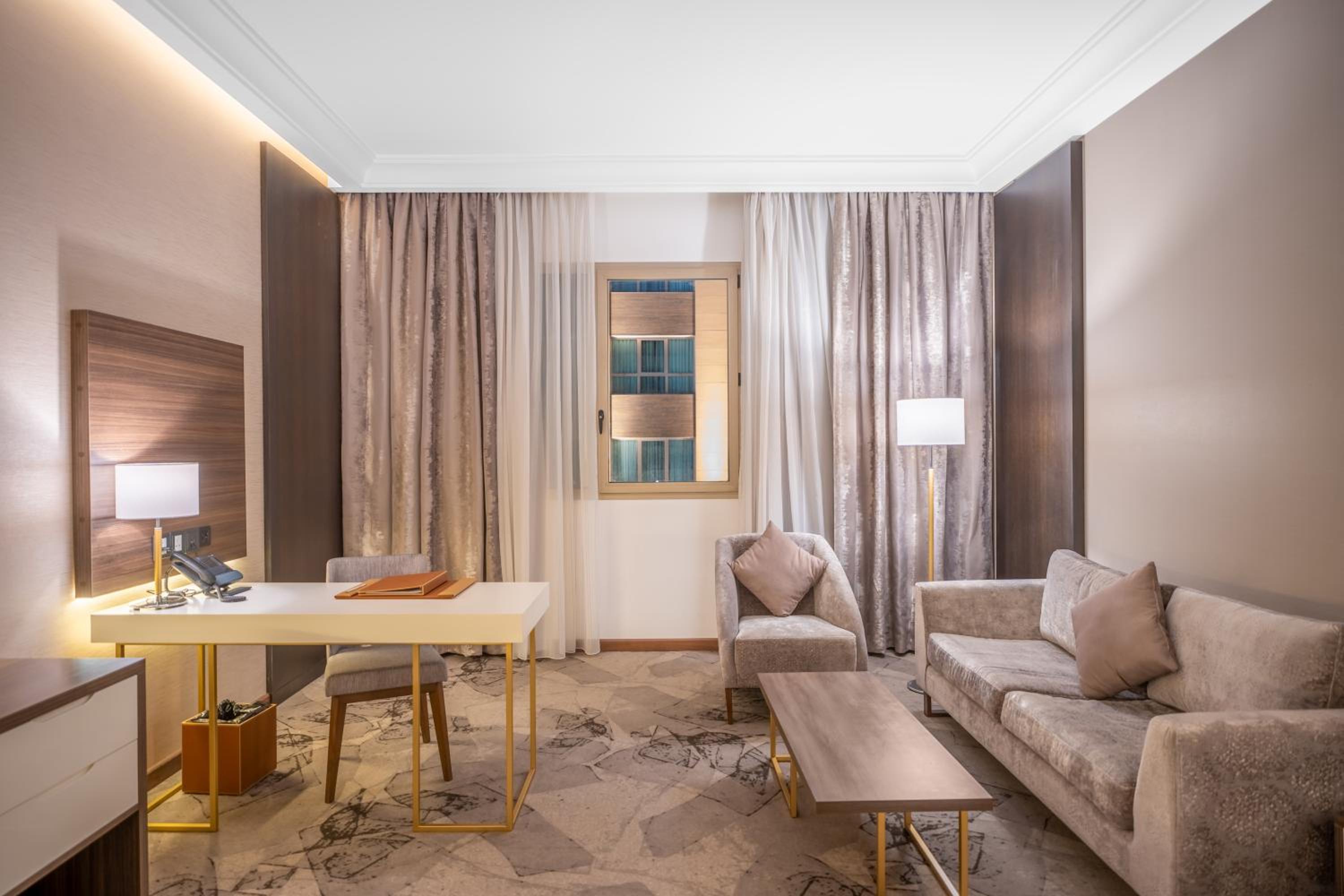 Premium Twin Room photo 2