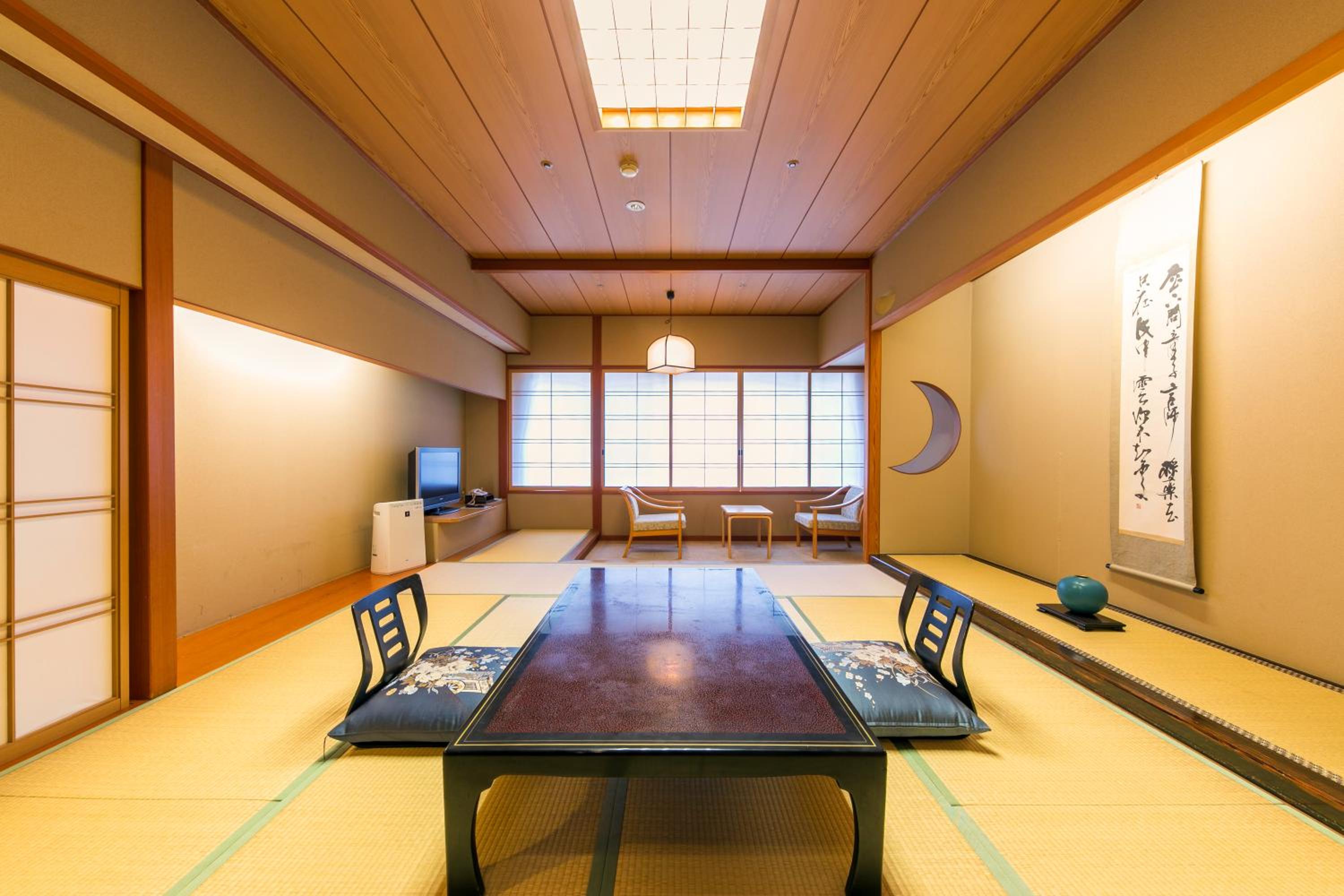 Japanese-Style Room with City View - Photo 4
