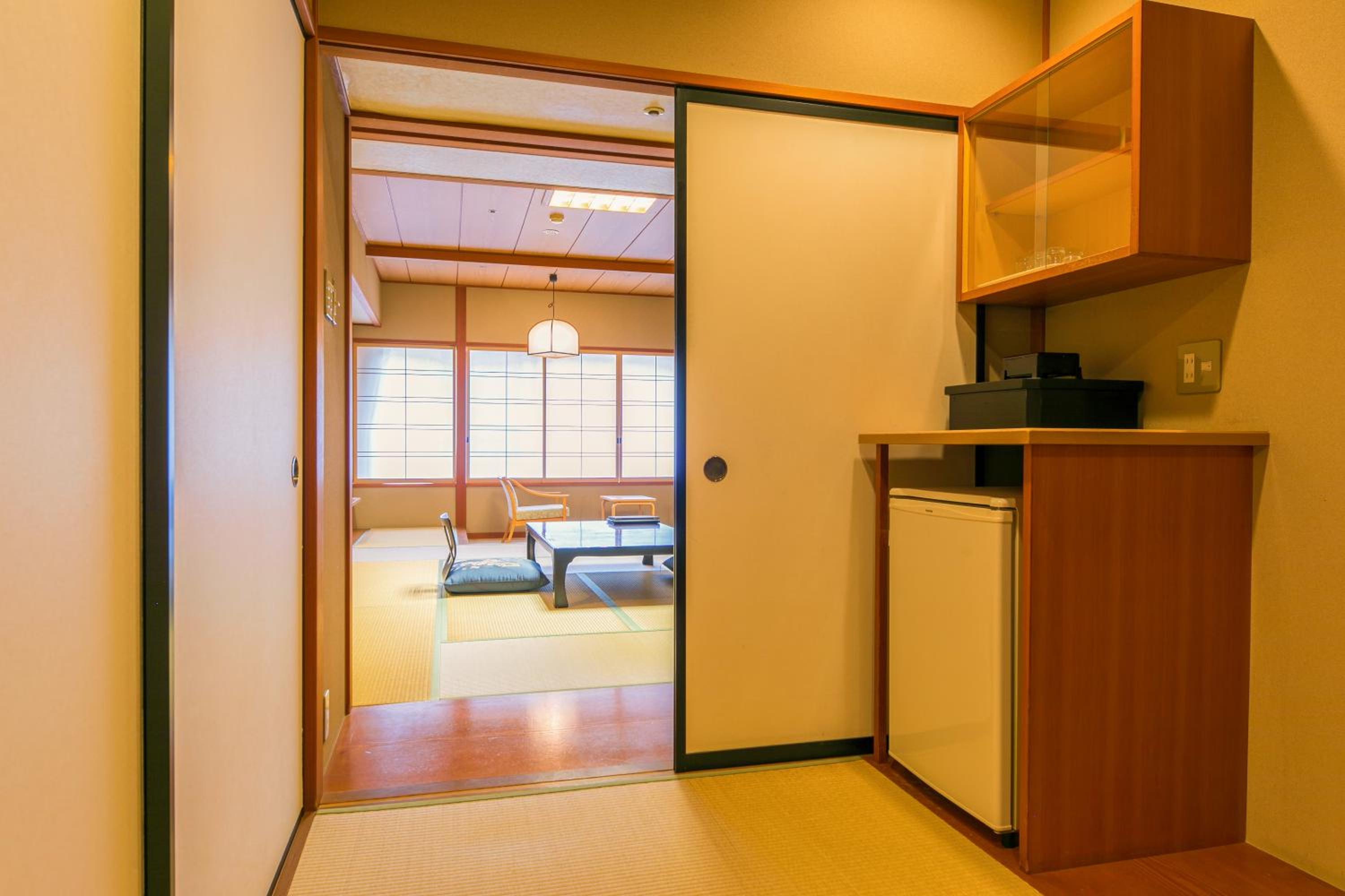Japanese-Style Room with City View - Photo 5