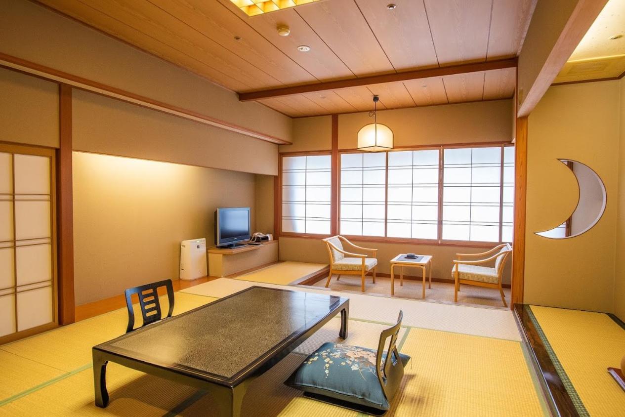 Japanese-Style Room with City View - Photo 7