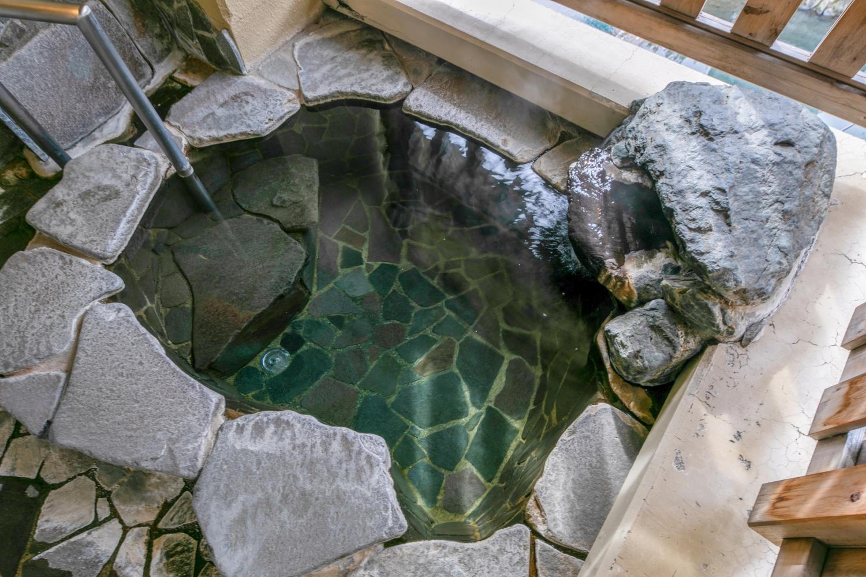 Japanese-Style Room with Open Air Bath - Photo 9