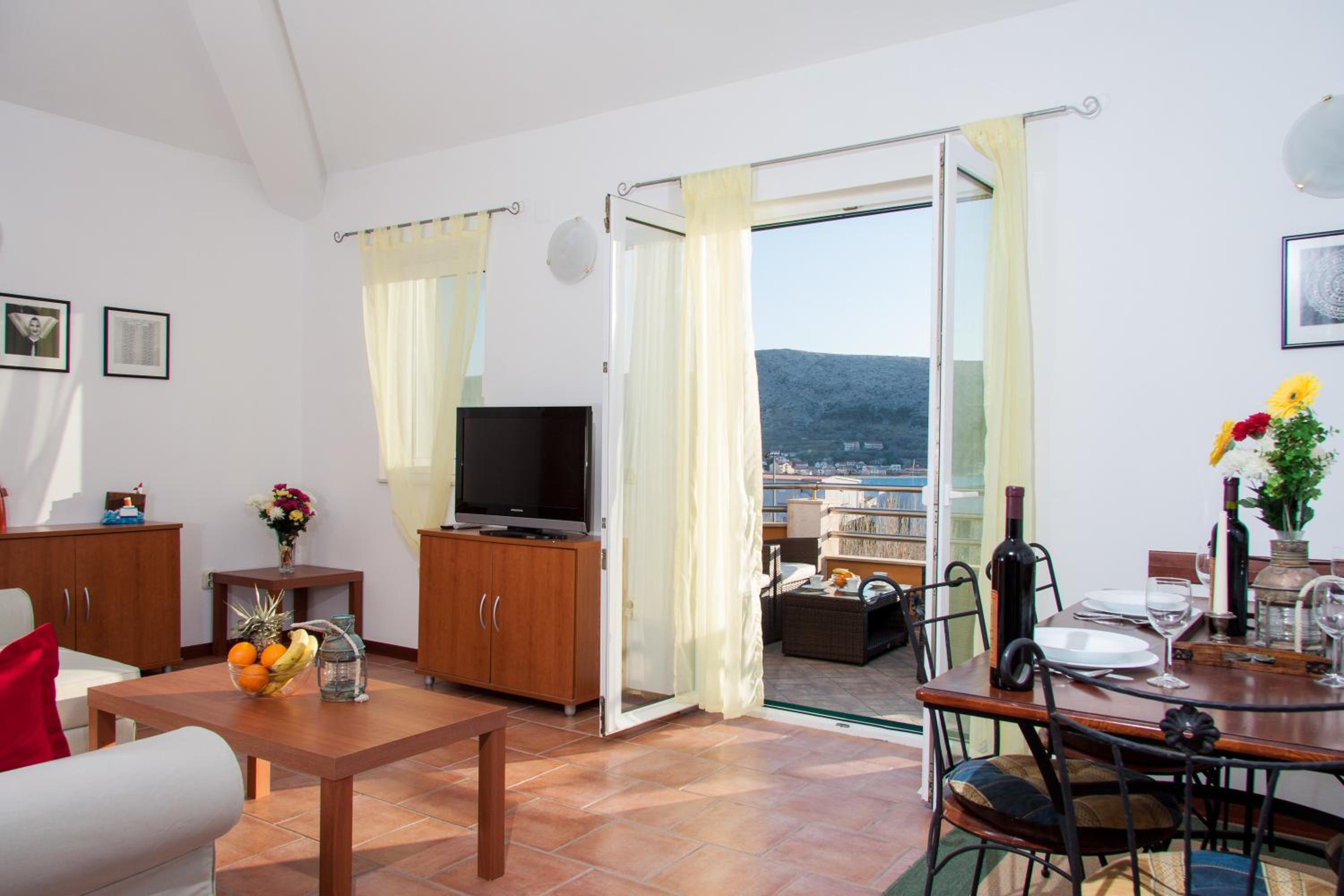 One-Bedroom Apartment with Terrace and Sea View