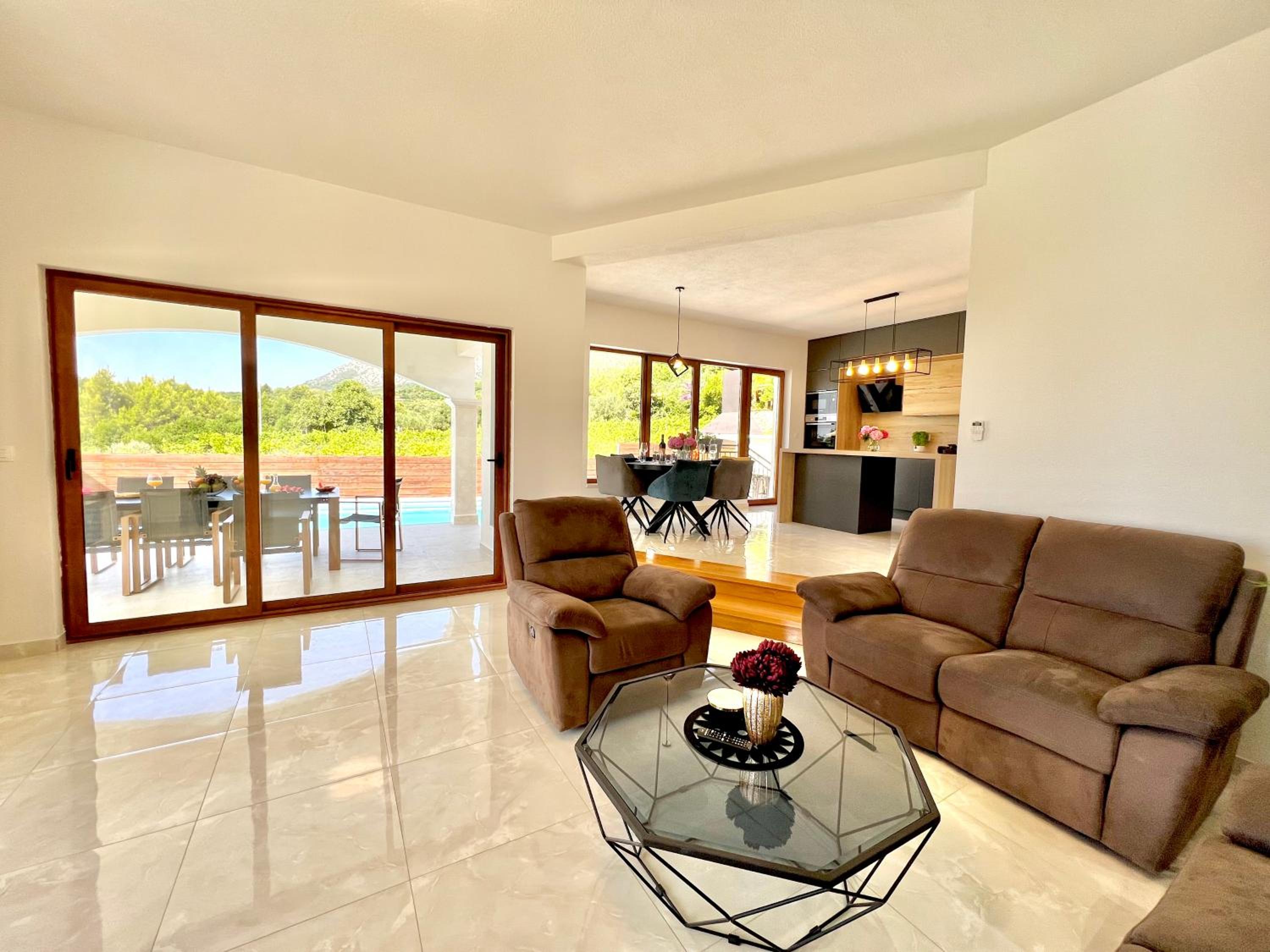 Three-Bedroom Villa photo 1