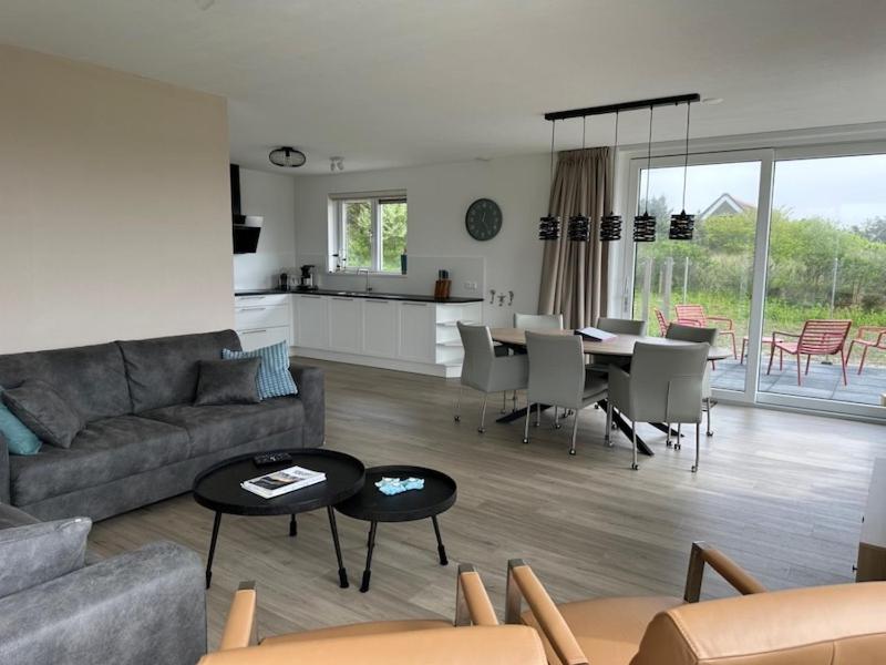 Three-Bedroom Villa photo 1