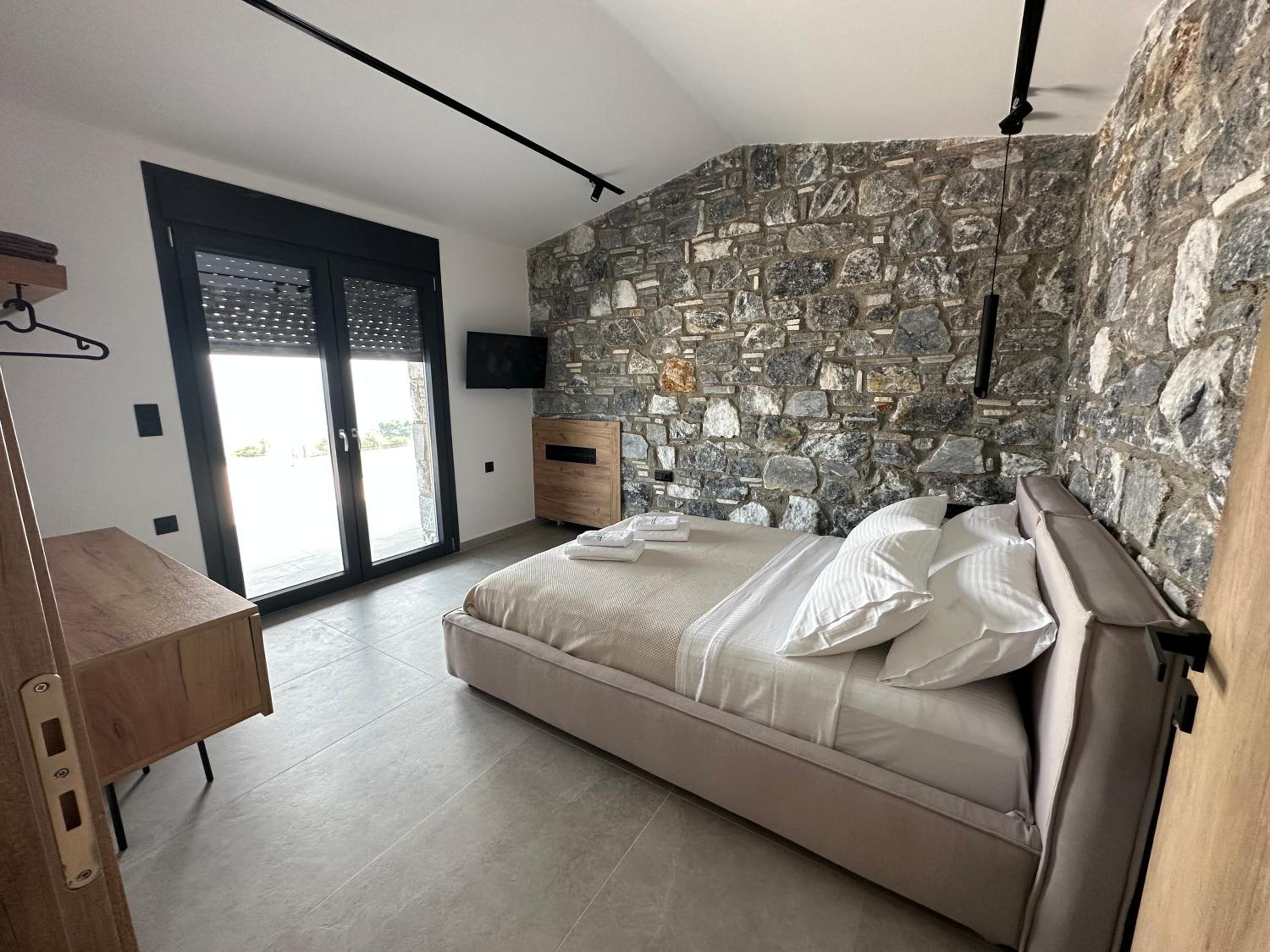 Three-Bedroom Villa photo 1