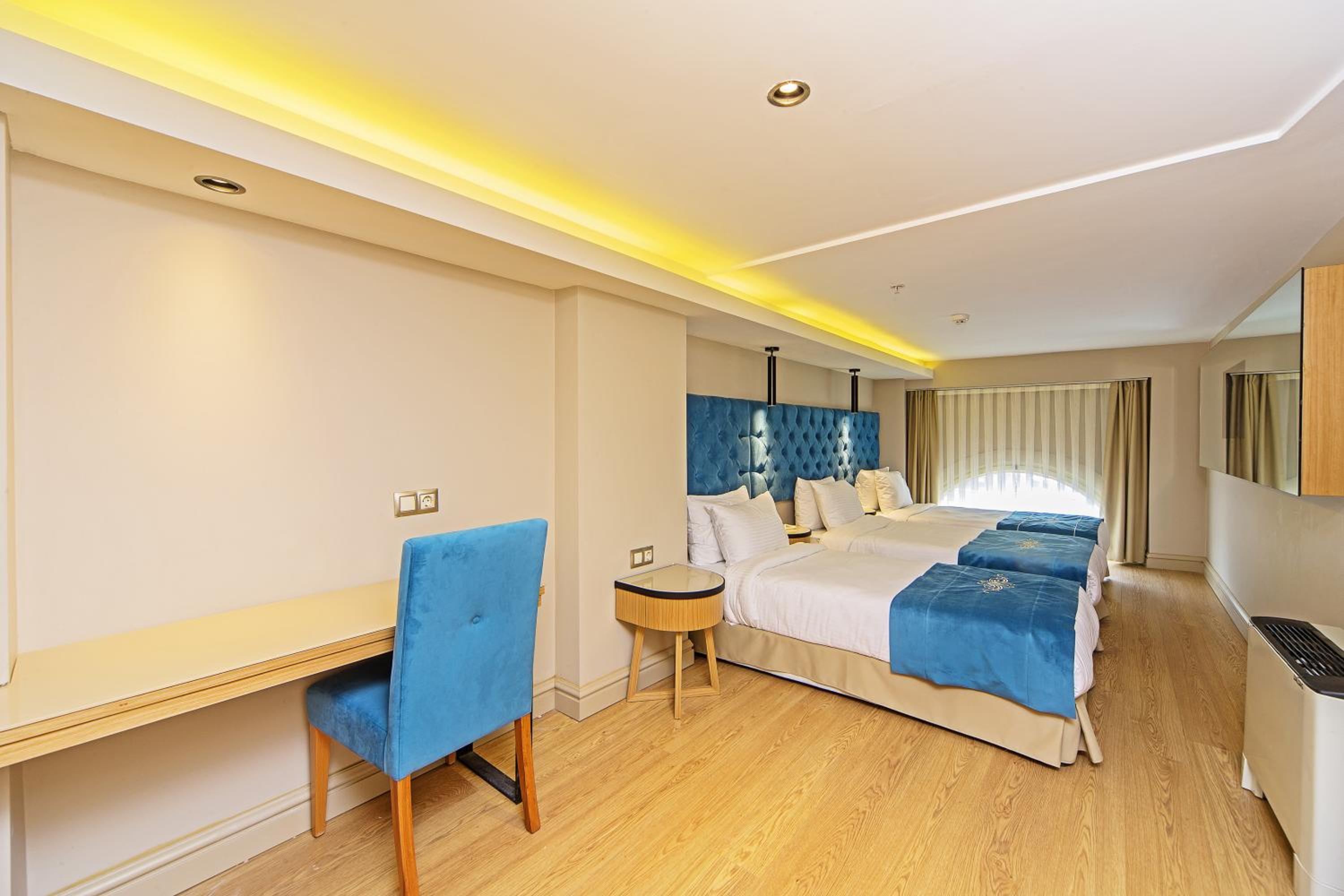 Classic Triple Room photo 2