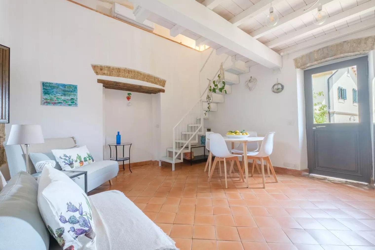 Studio with Sea View - Photo 9