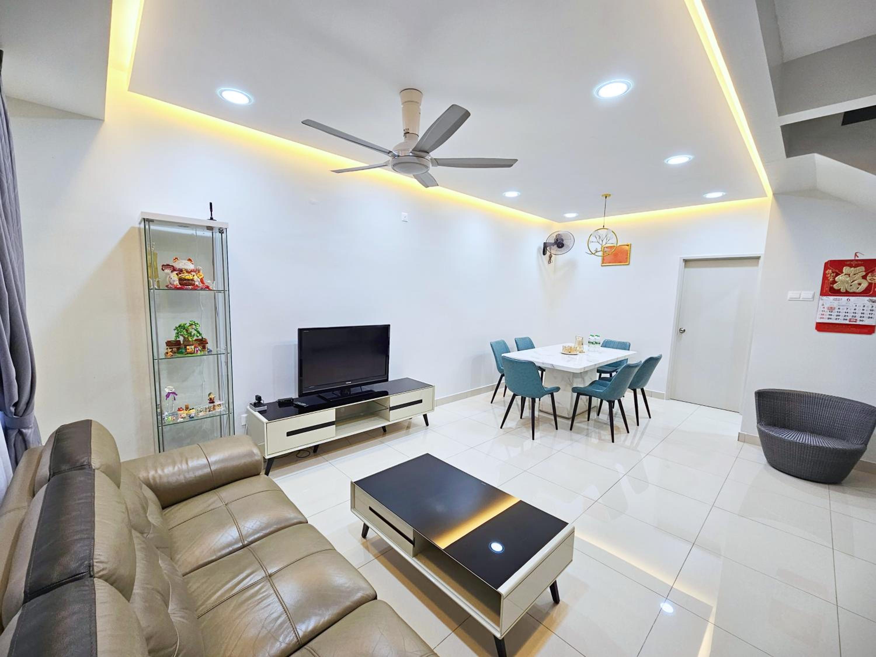 Four-Bedroom House photo 1
