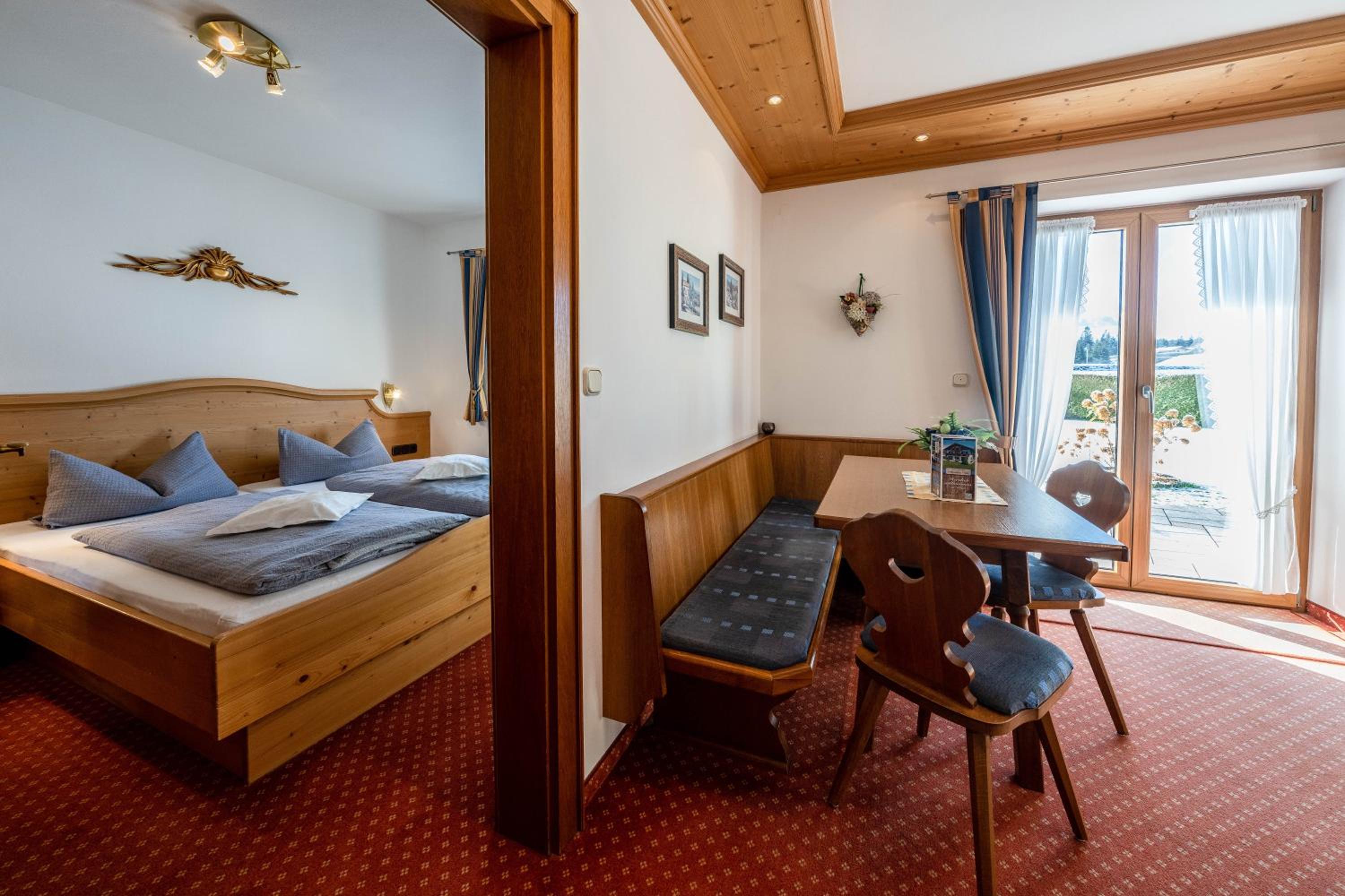 One-Bedroom Apartment with Garden View photo 3