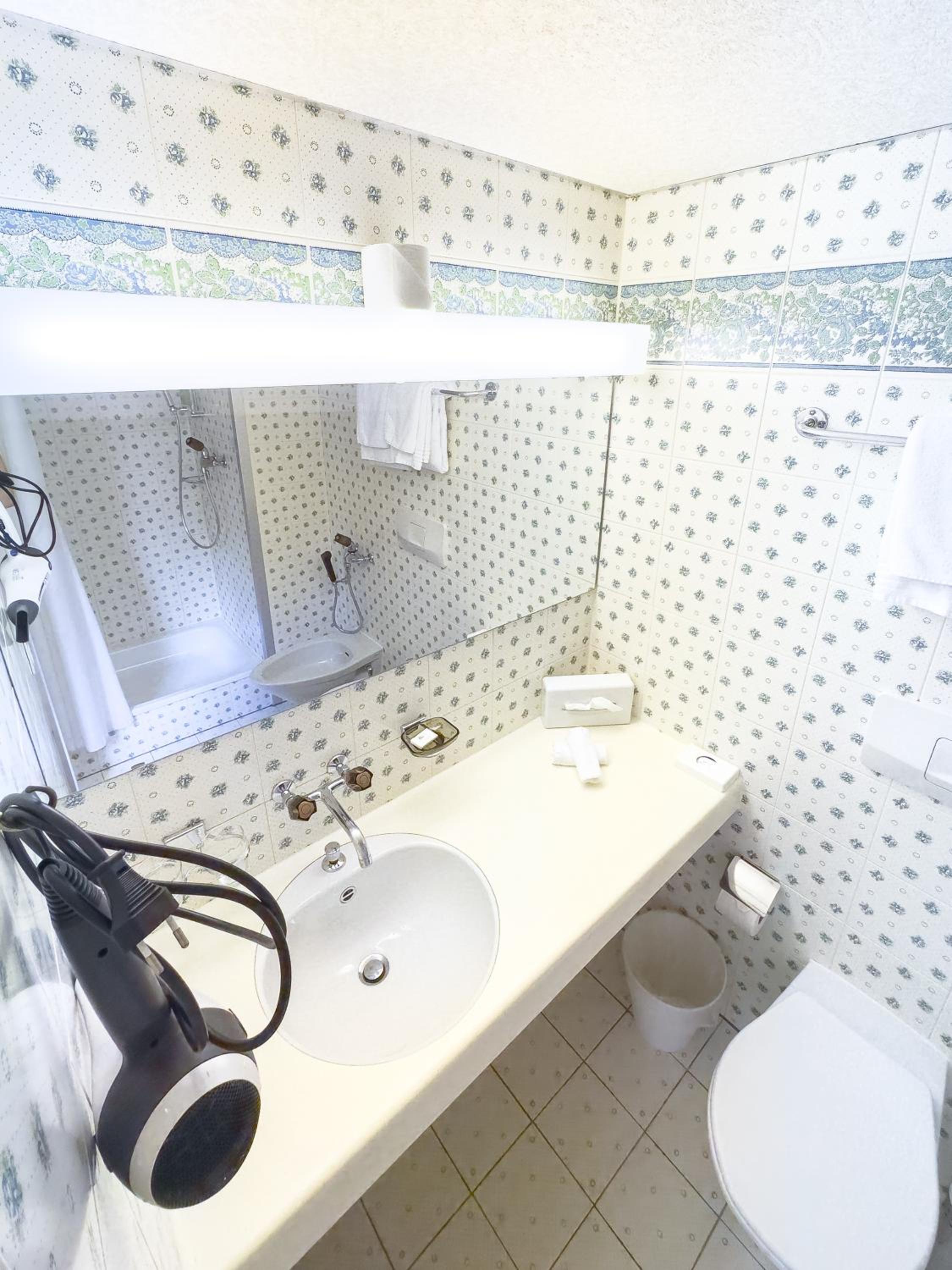 Standard Triple Room - Photo 4