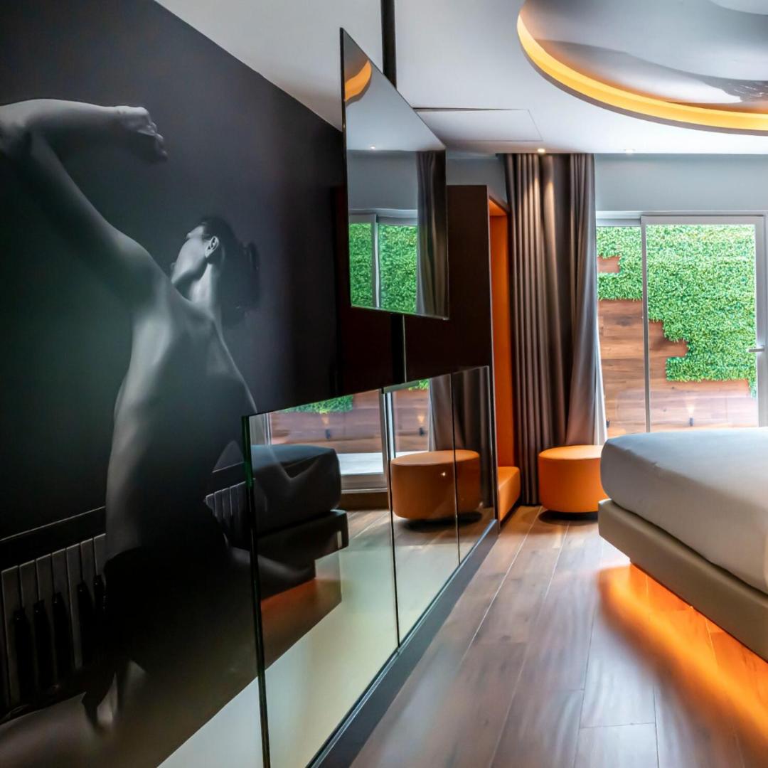 Suite with Spa Bath photo 2