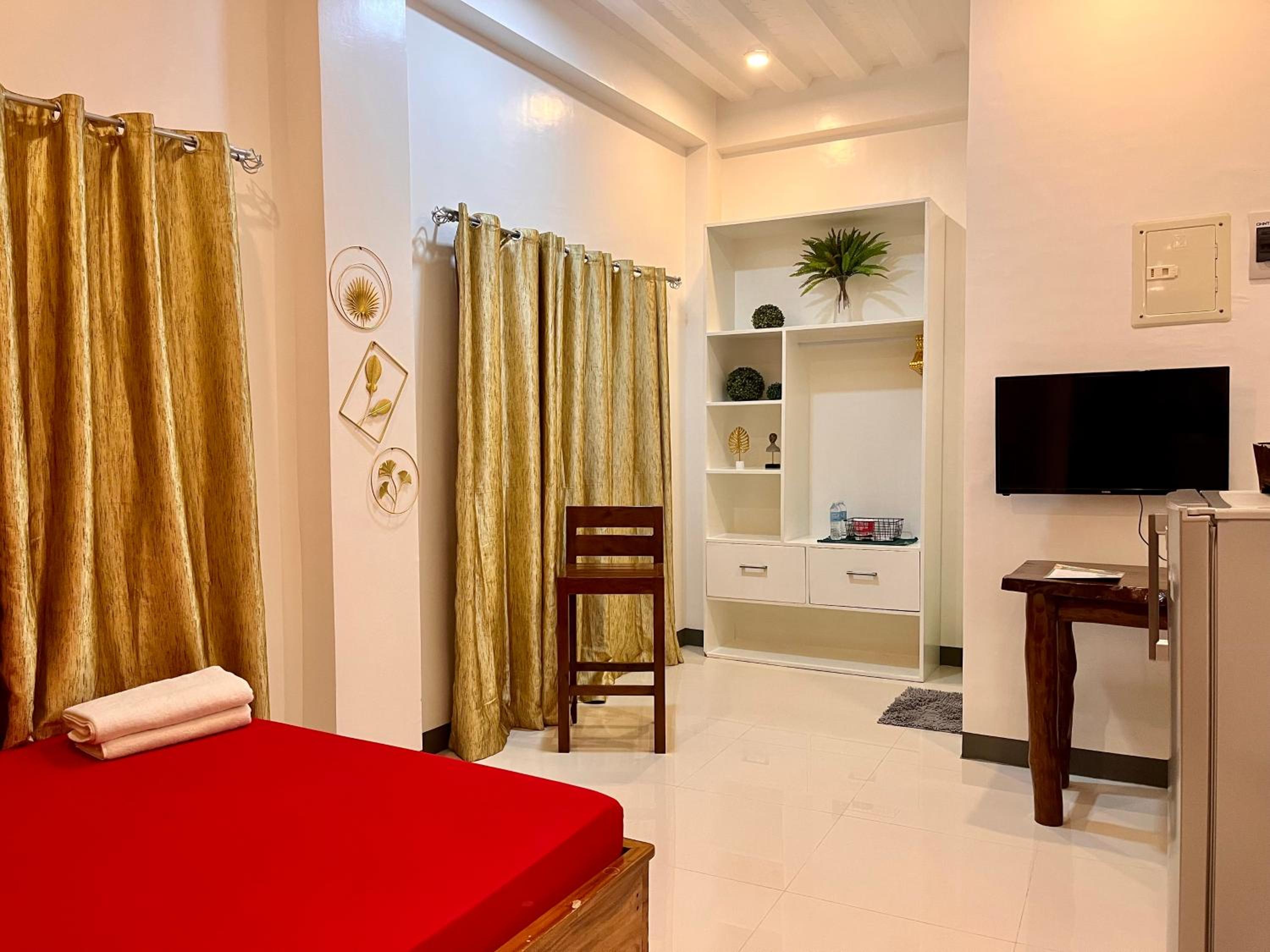 Standard Queen Room photo 1