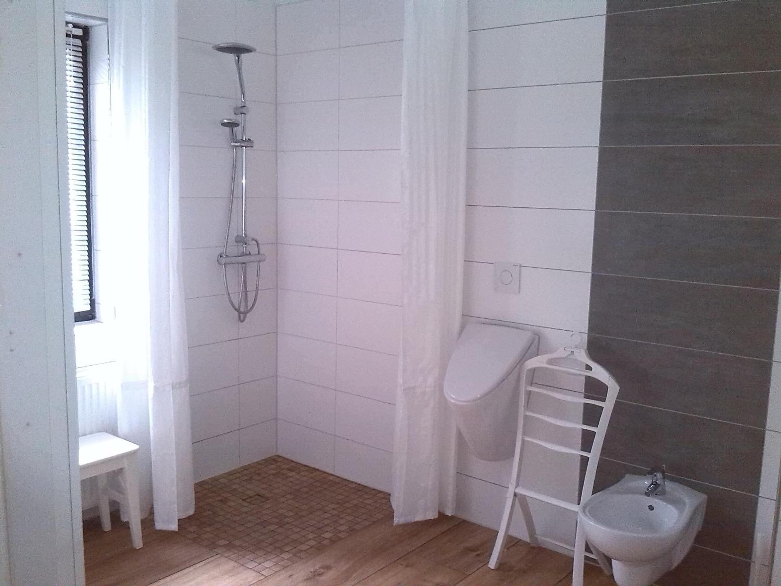 Triple Room - Disability Access (1-3 people) - Photo 6