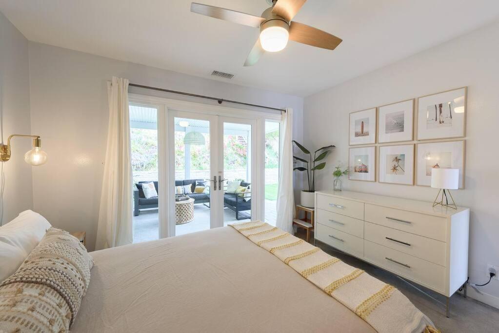 Three-Bedroom House photo 3