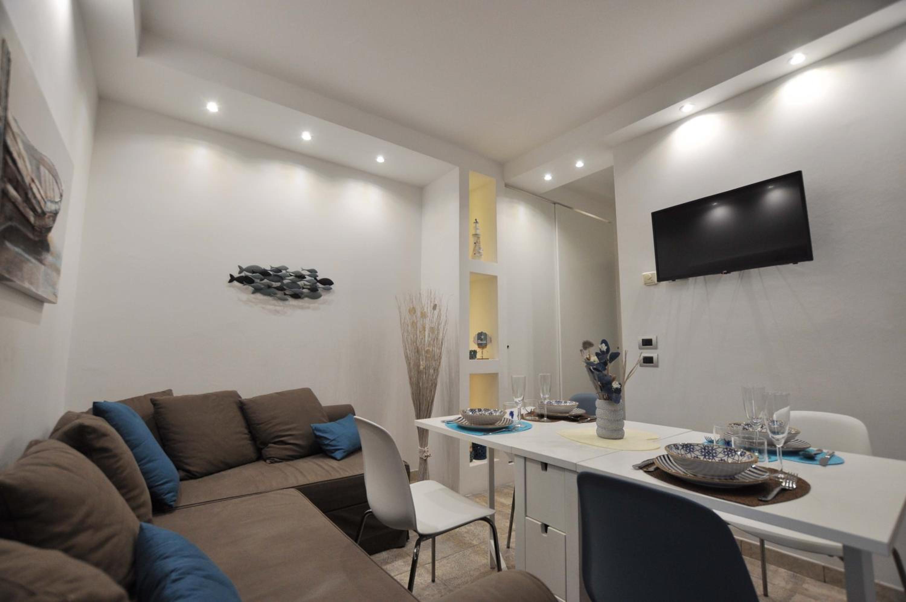 One-Bedroom Apartment photo 3