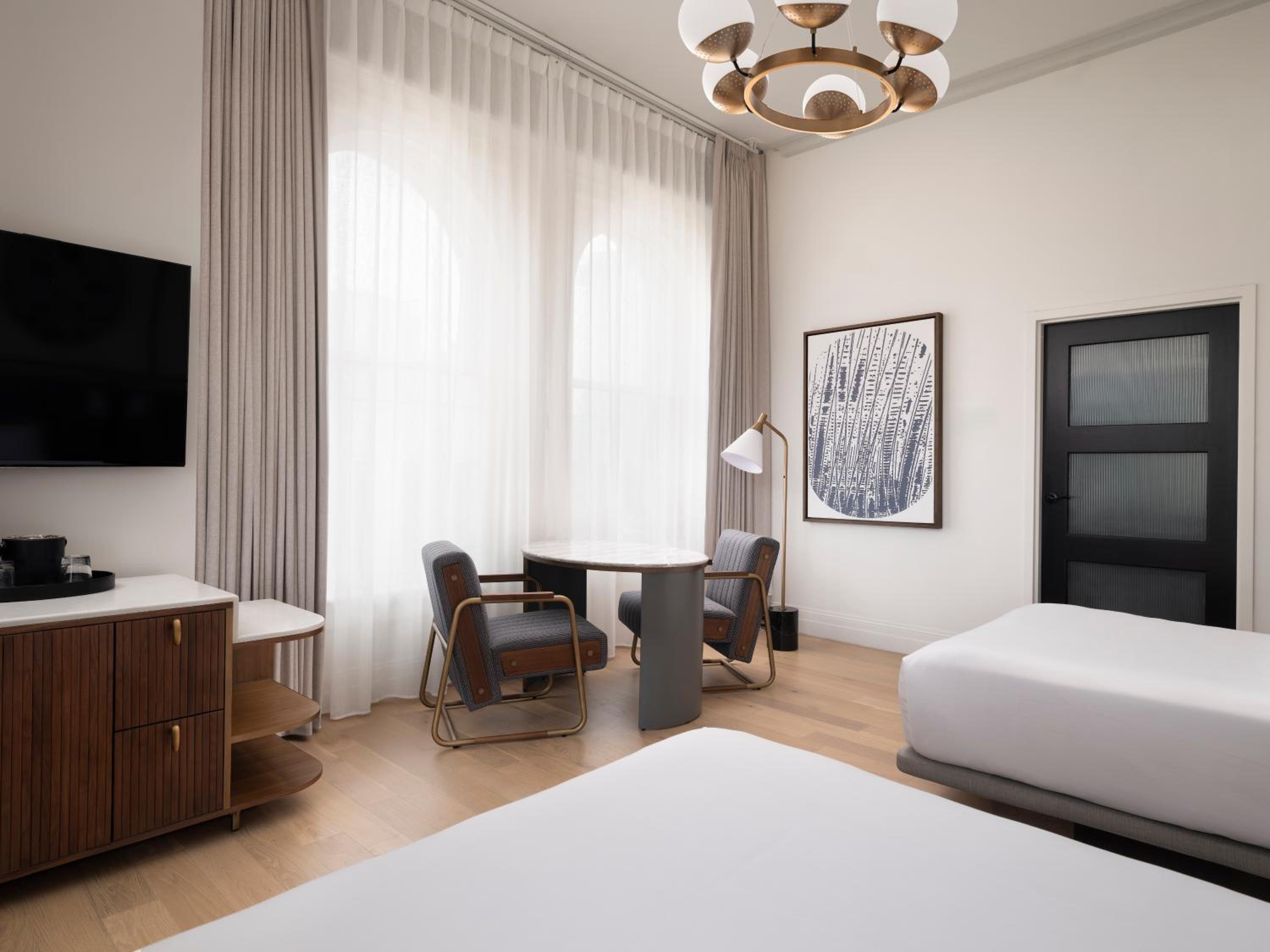 Deluxe Two Double Beds - Photo 17