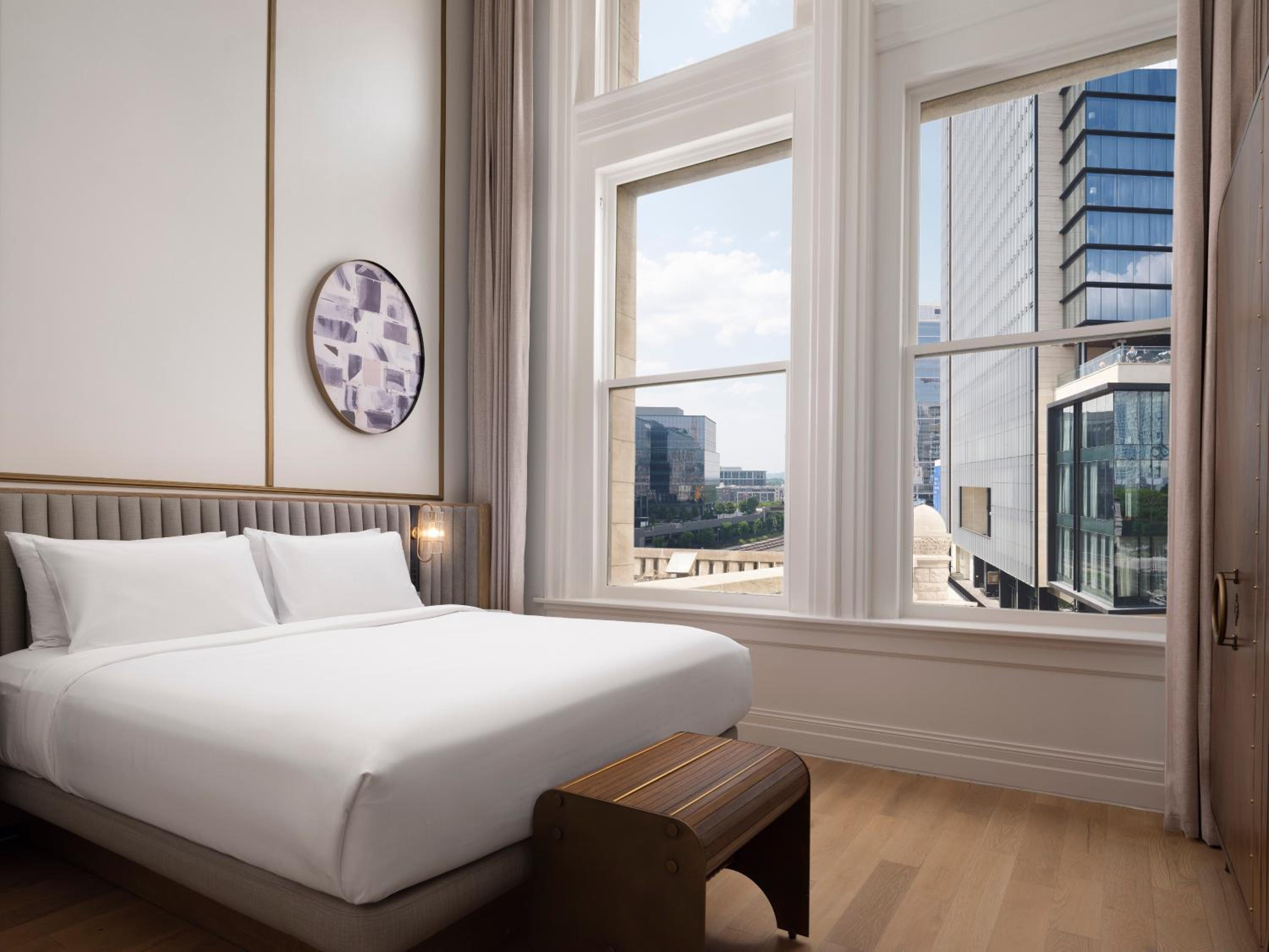 Deluxe King Room - Photo 15