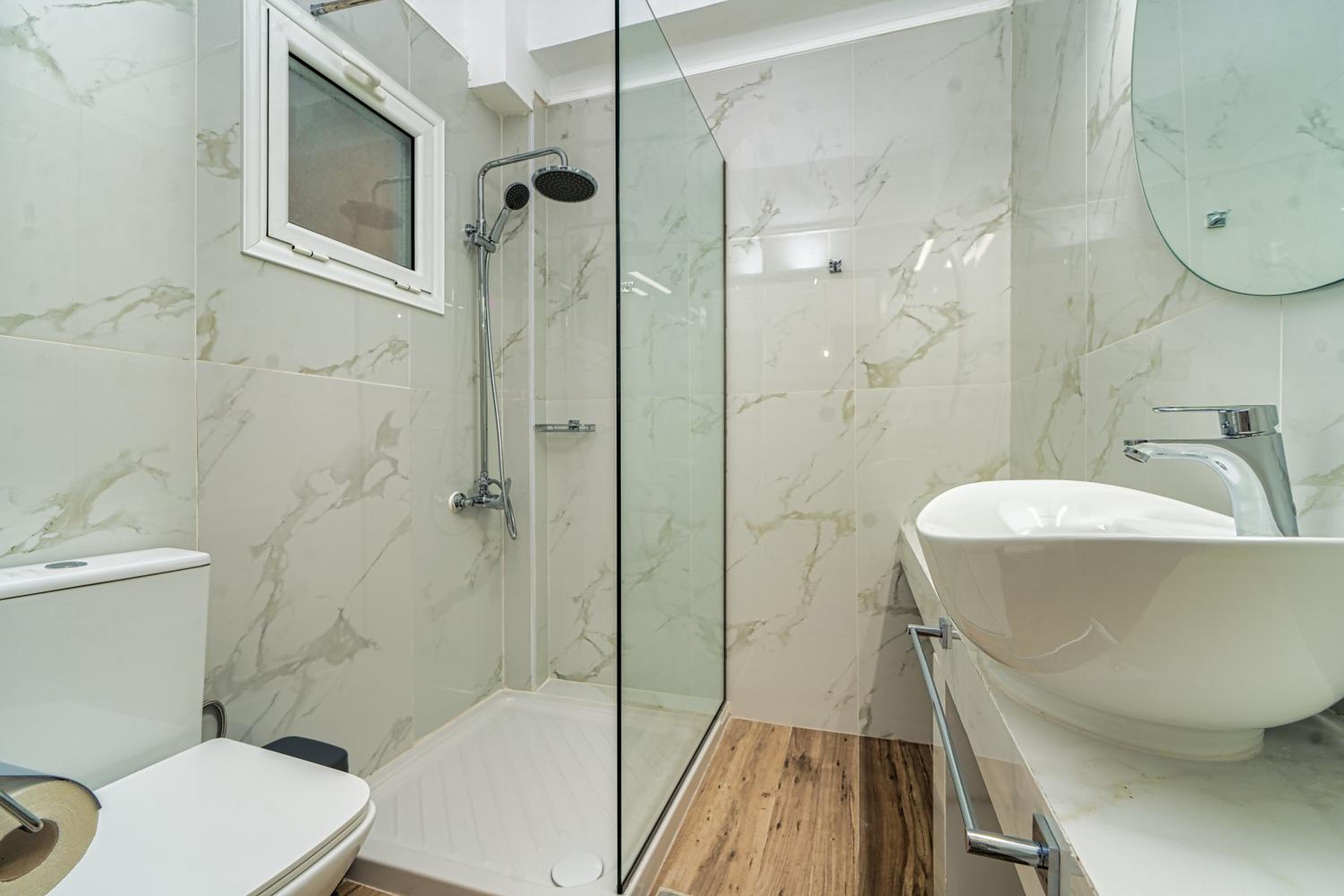 Deluxe Suite - Photo 5