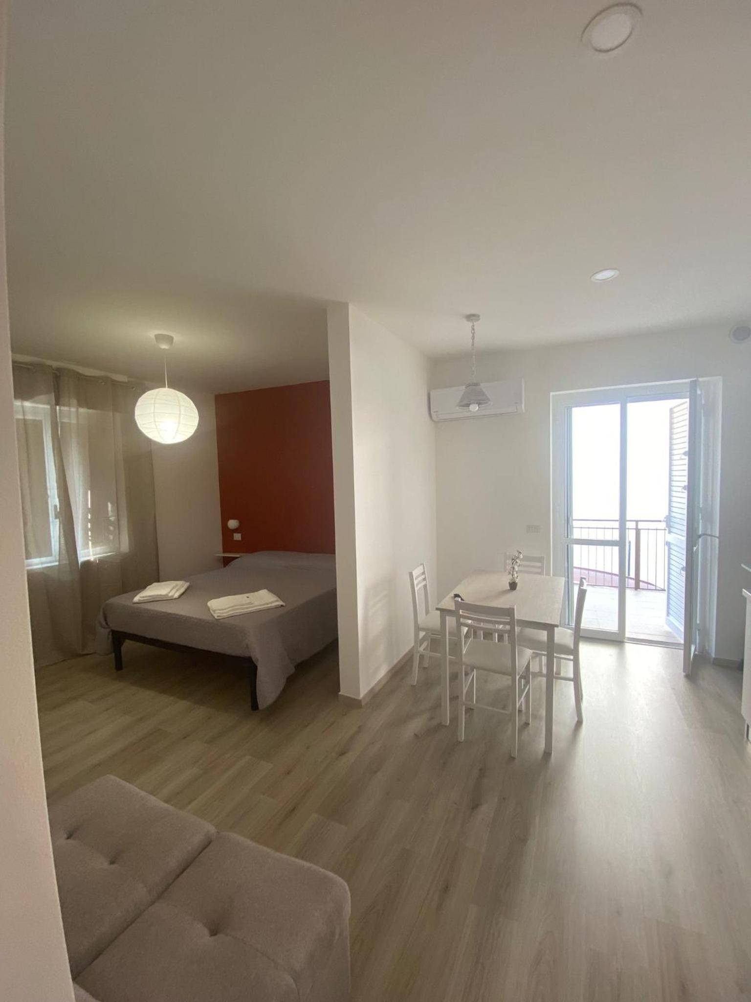 One-Bedroom Apartment with Balcony photo 1