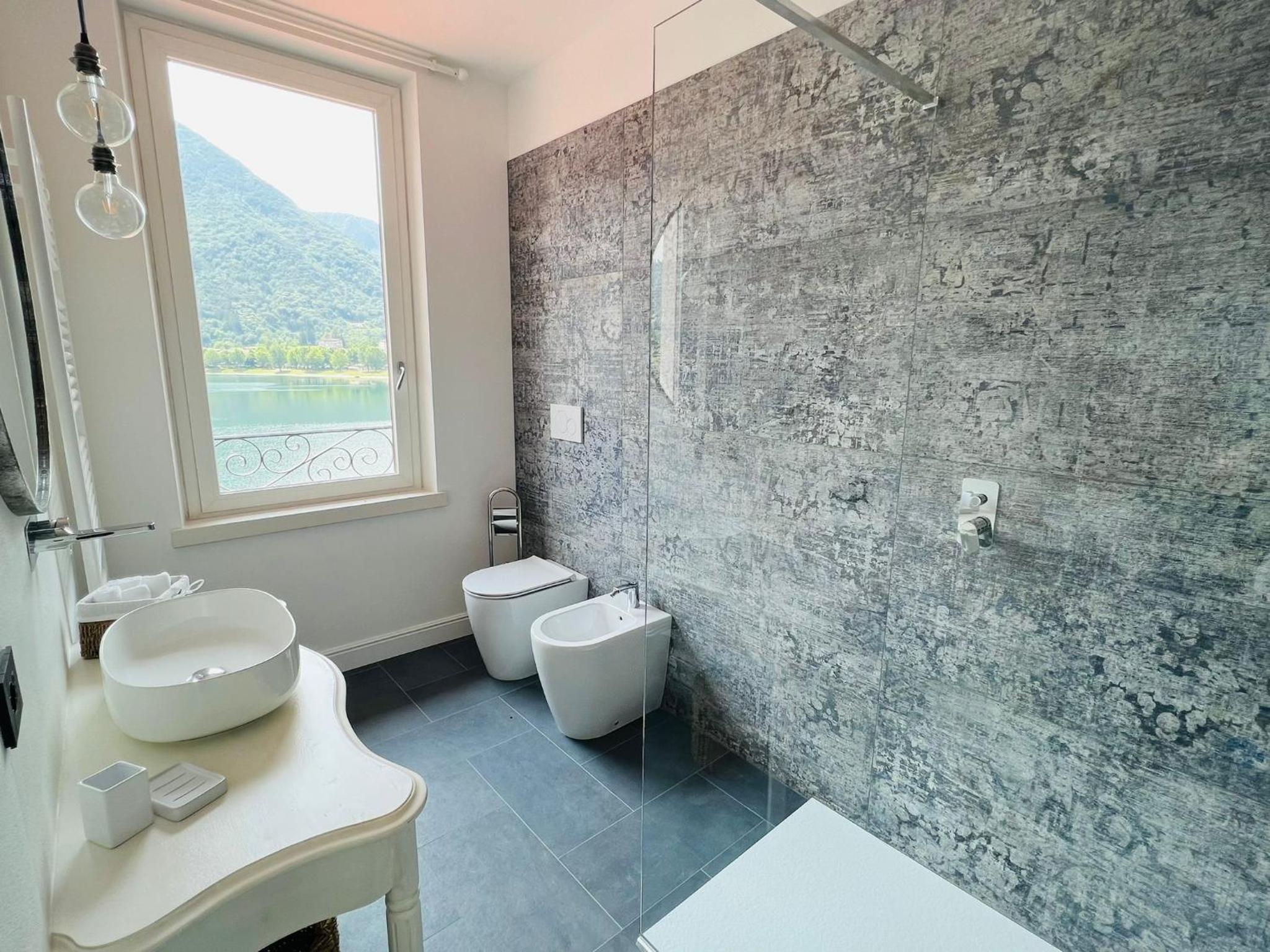 Double Room with Lake View photo 3