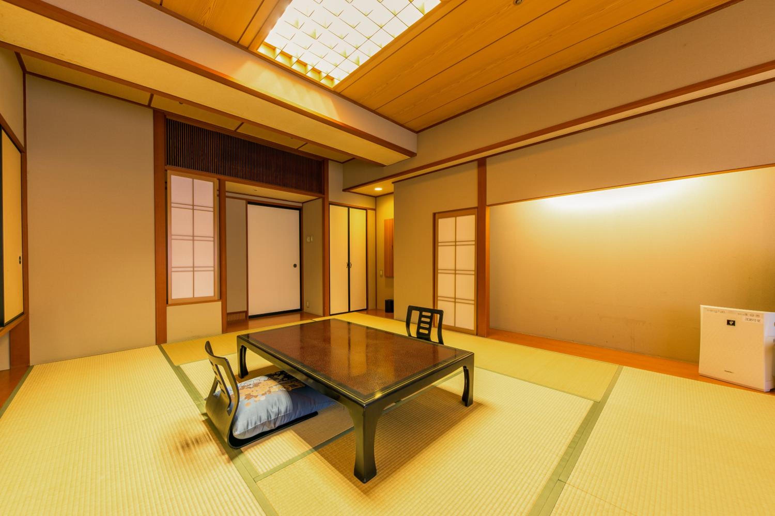 Japanese-Style Room with City View - Photo 6
