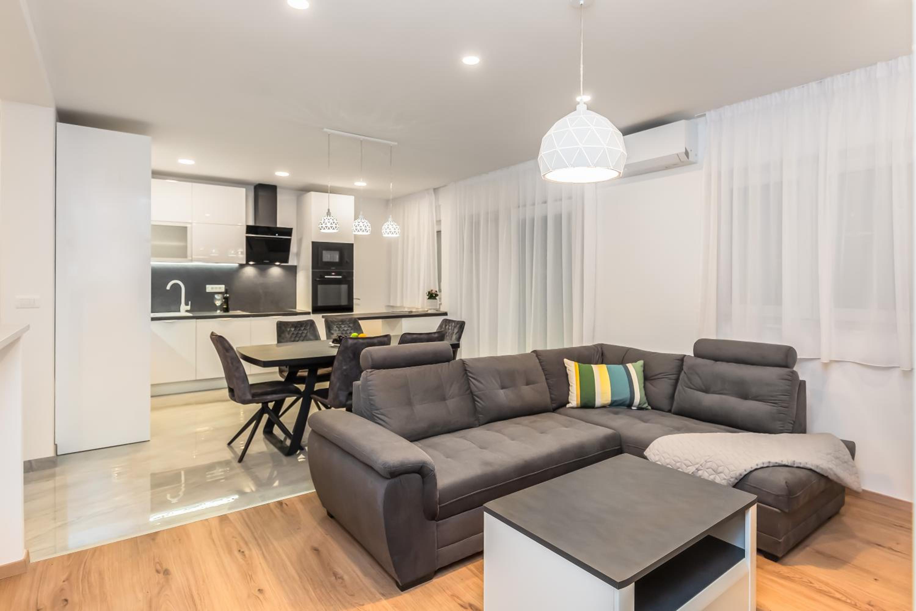 Deluxe Apartment