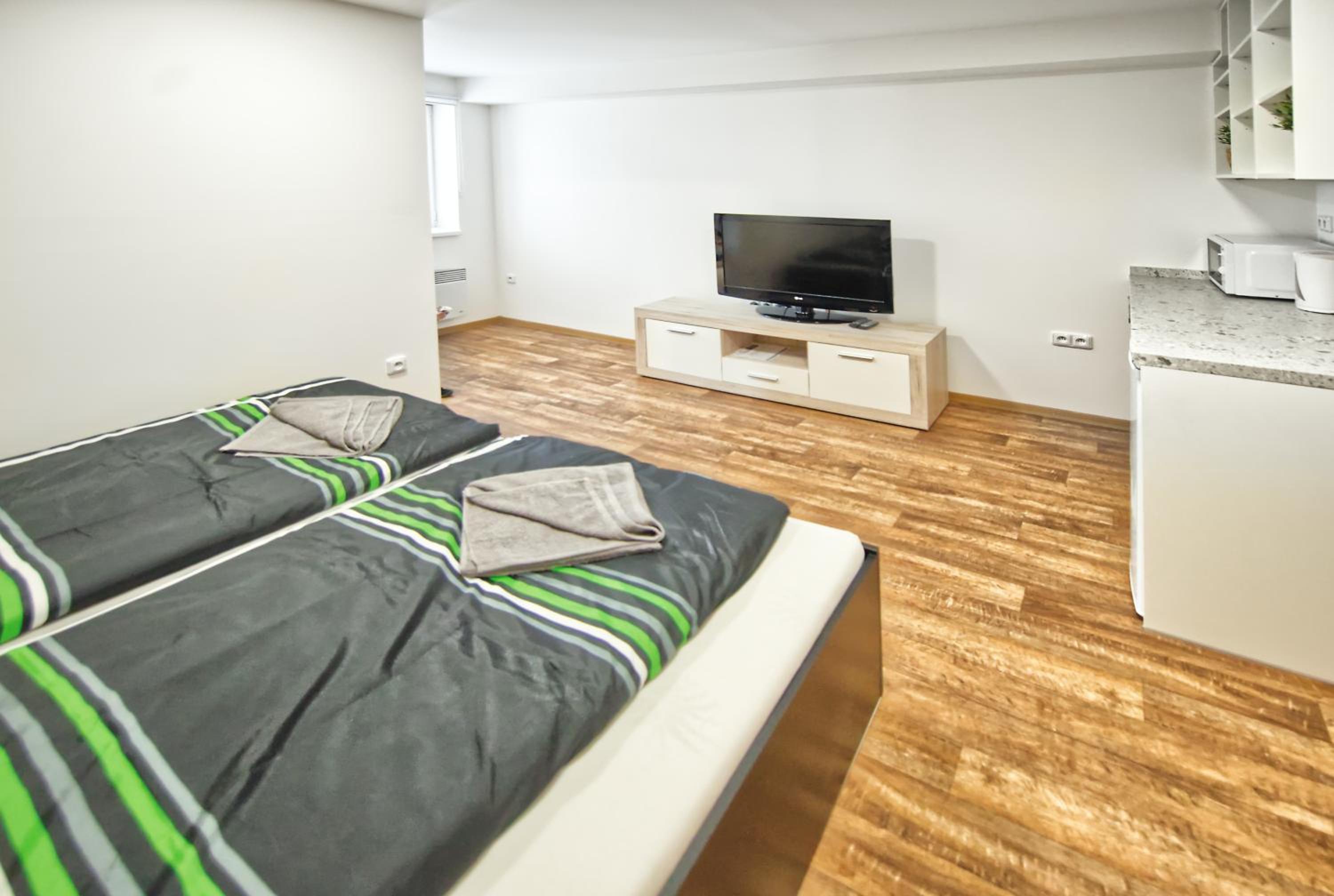 Apartment photo 2