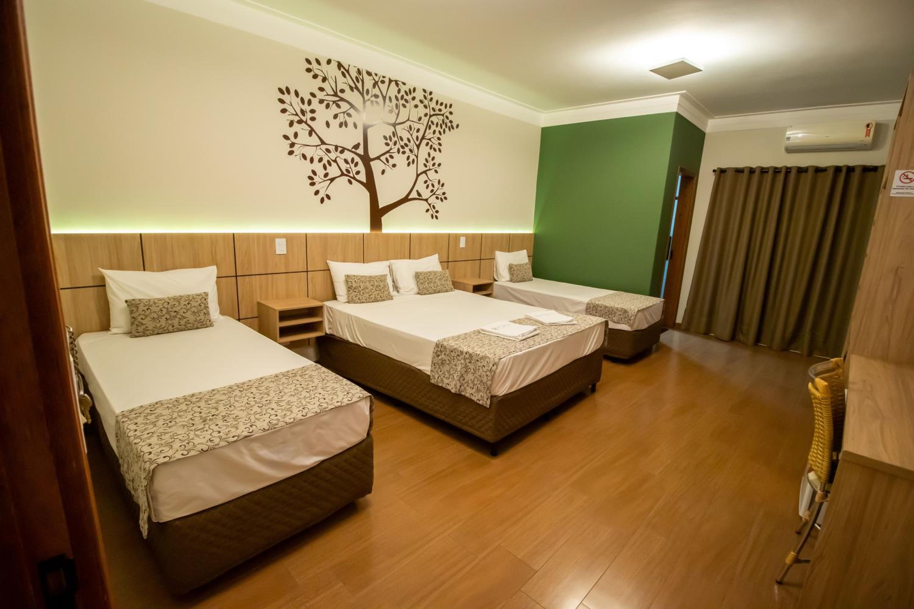Deluxe Quadruple Room photo 2