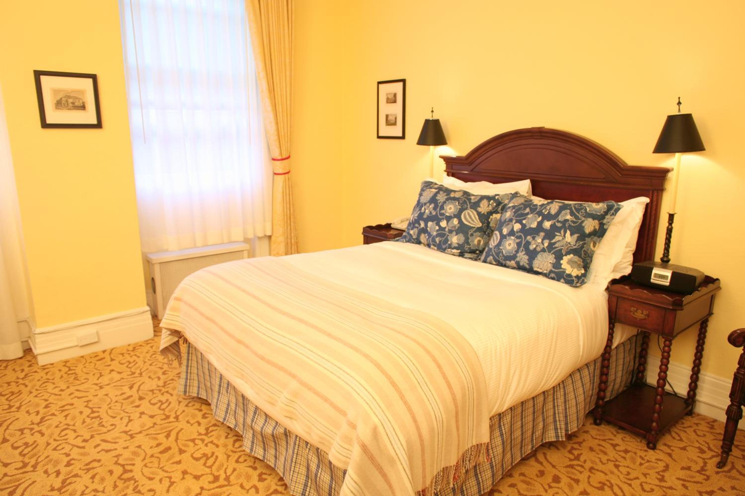 Standard Queen Room - Photo 2