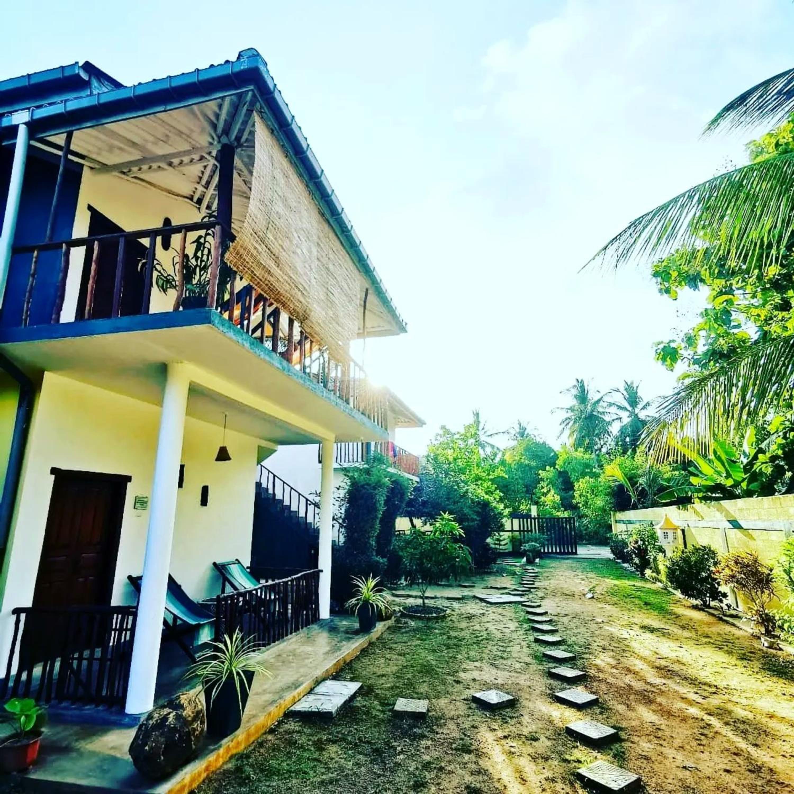 Deluxe king room with balcony with air conditioning photo 3