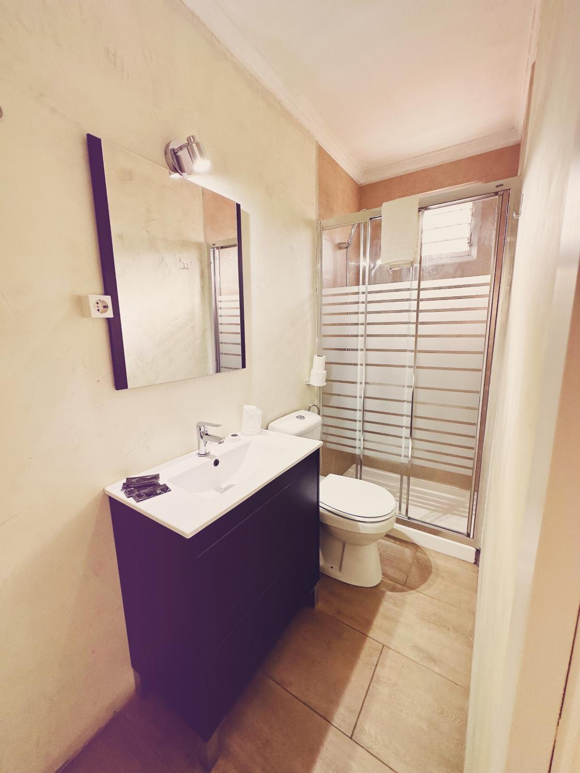 Double Room with Private Bathroom photo 3